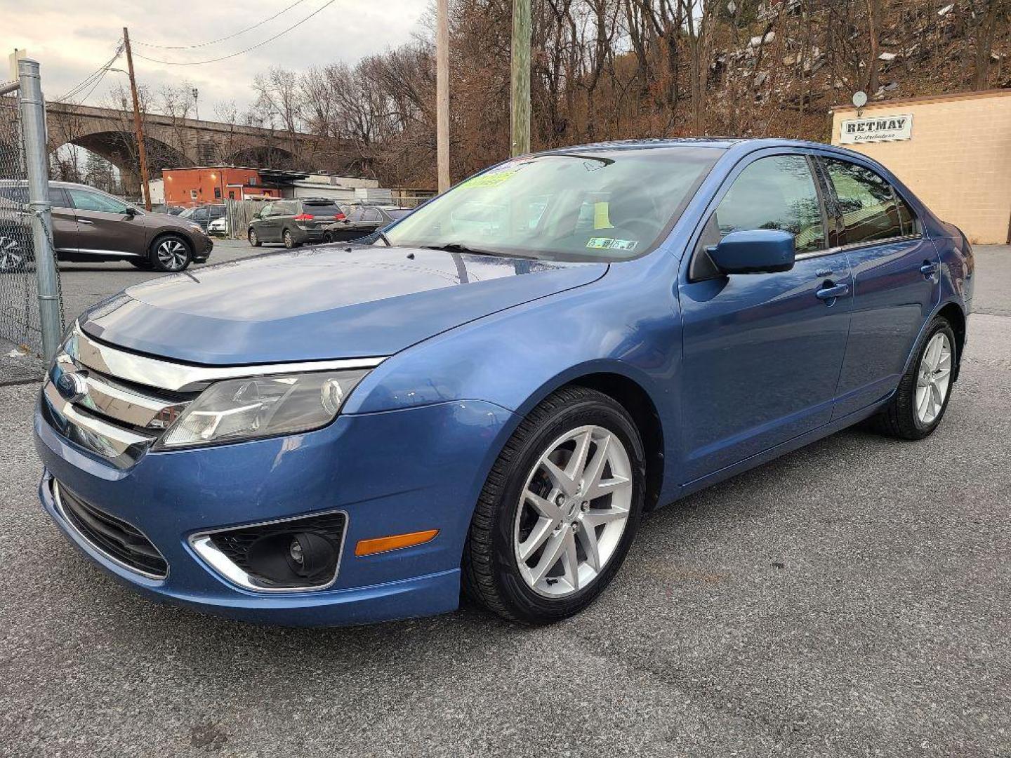 2010 Ford Fusion SEL photo 2