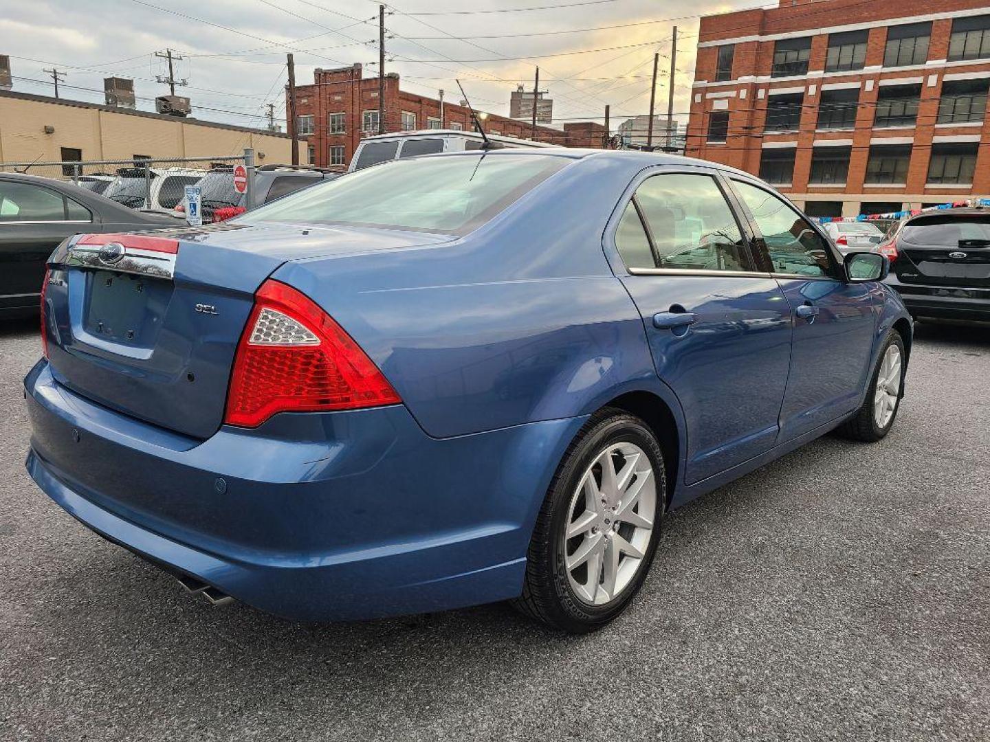 2010 Ford Fusion SEL photo 10