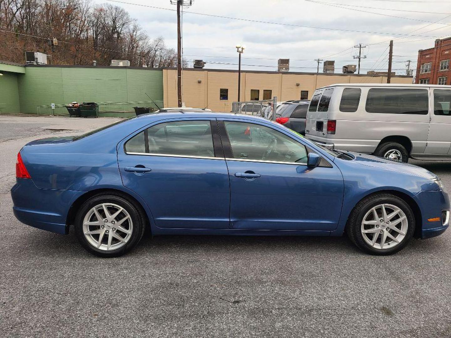 2010 Ford Fusion SEL photo 12