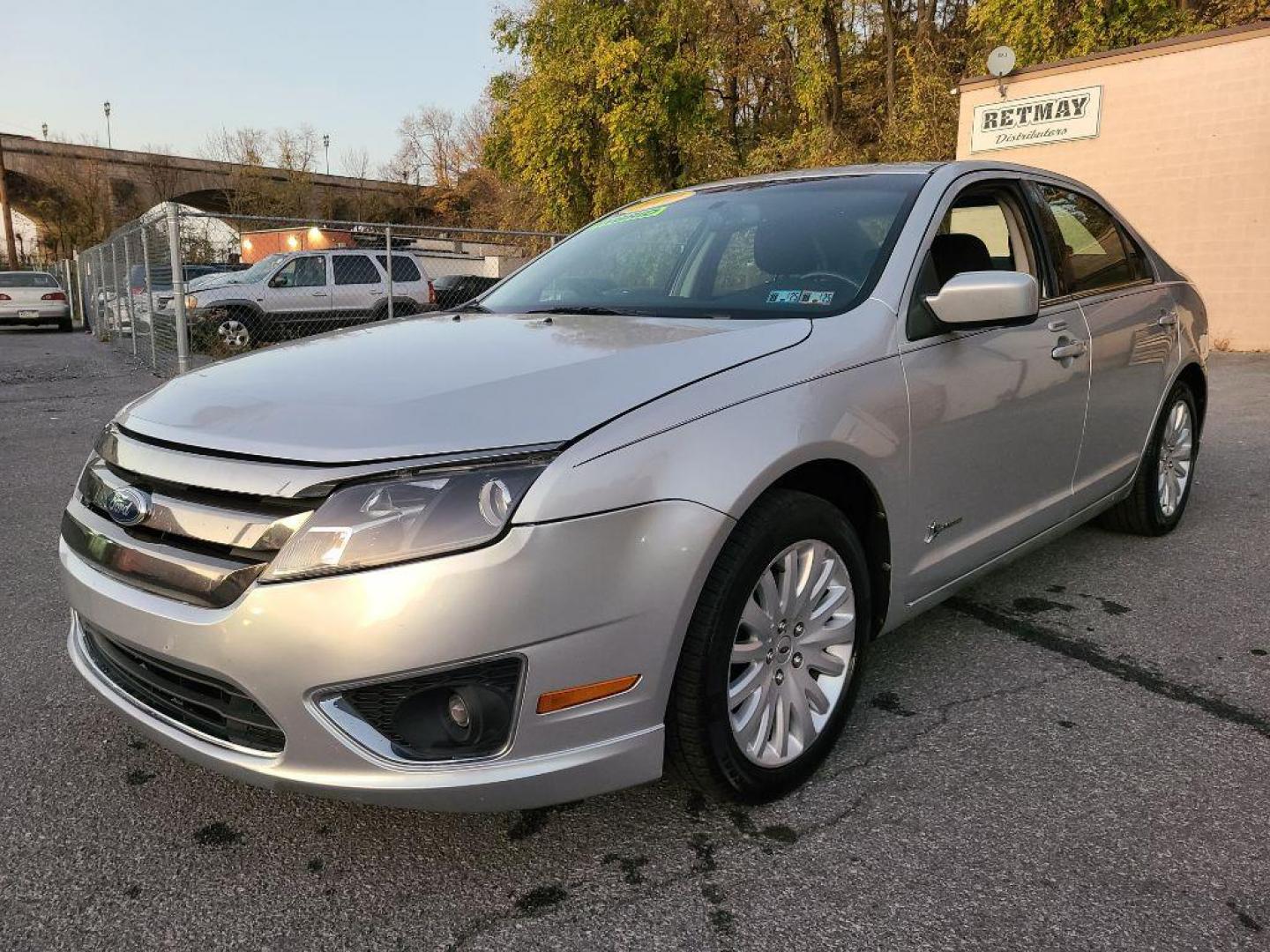 2010 Ford Fusion Hybrid photo 2