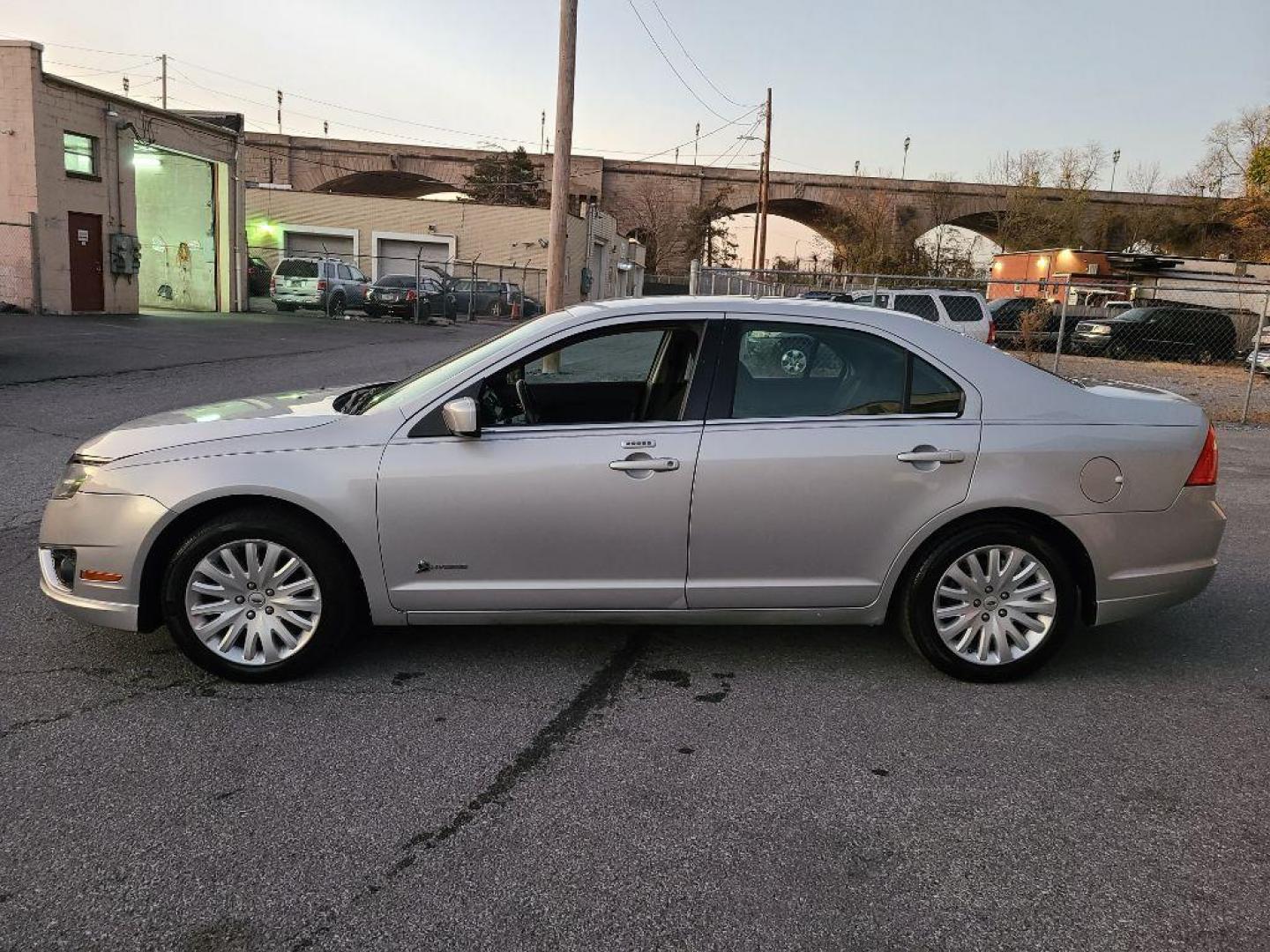 2010 Ford Fusion Hybrid photo 4