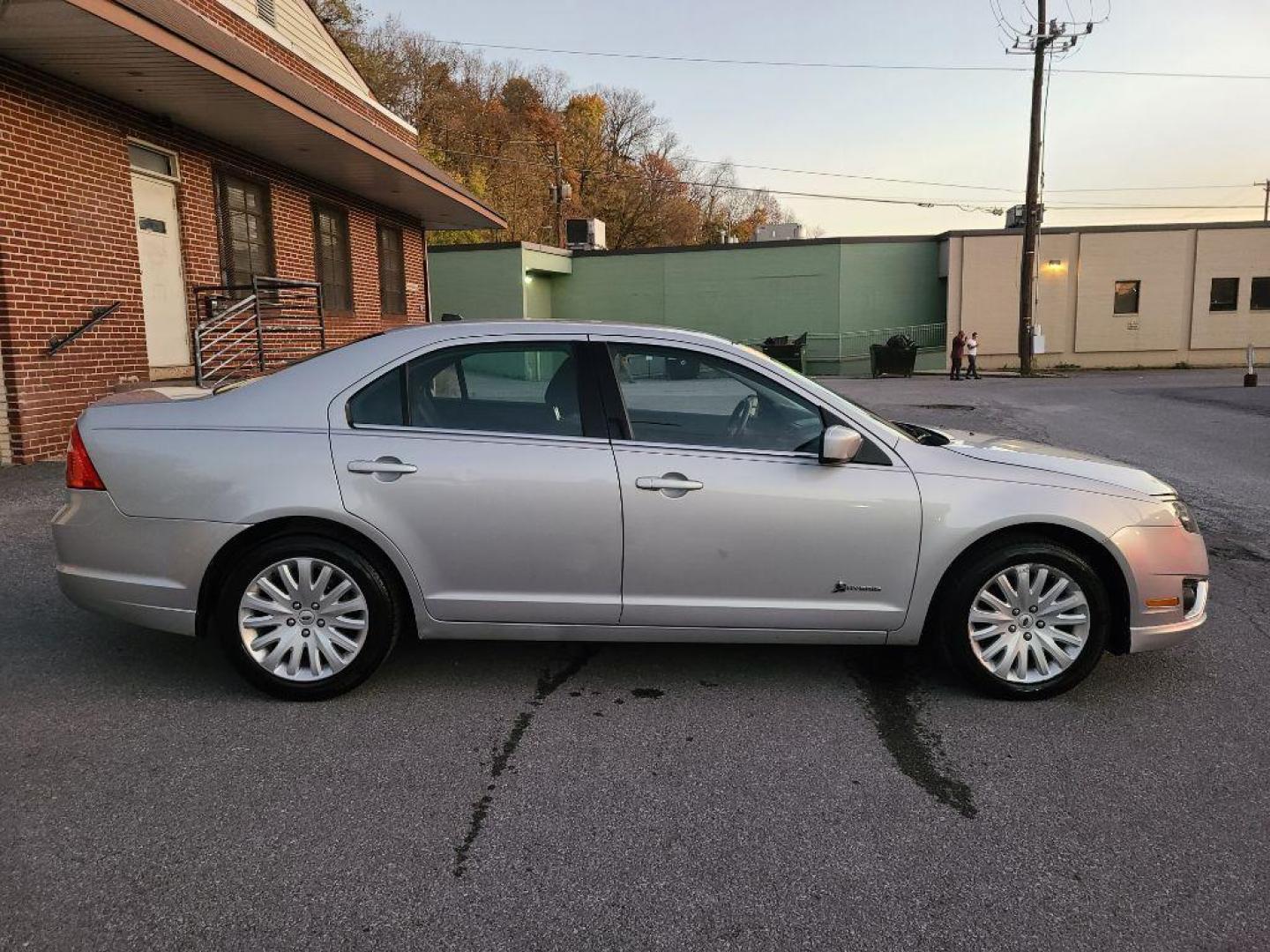 2010 Ford Fusion Hybrid photo 12