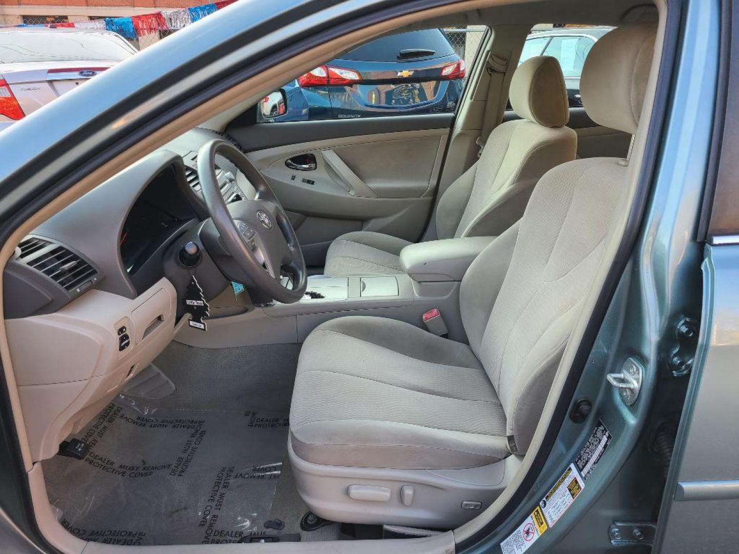 2010 Toyota Camry LE photo 26