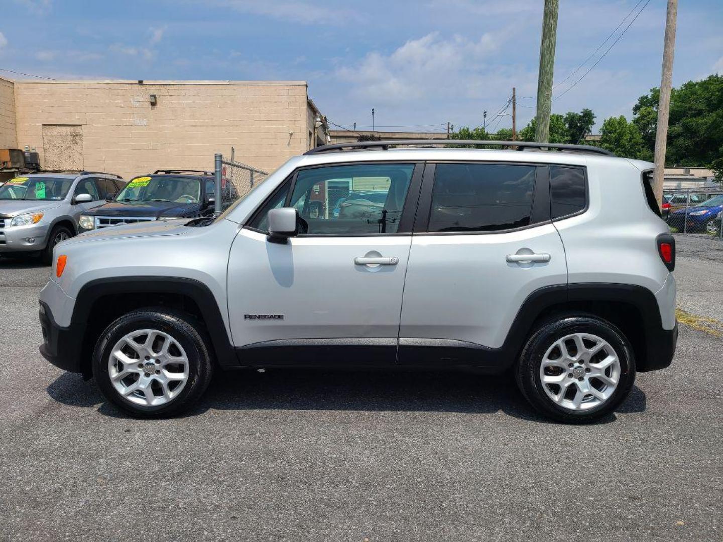 2015 Jeep Renegade Latitude photo 4