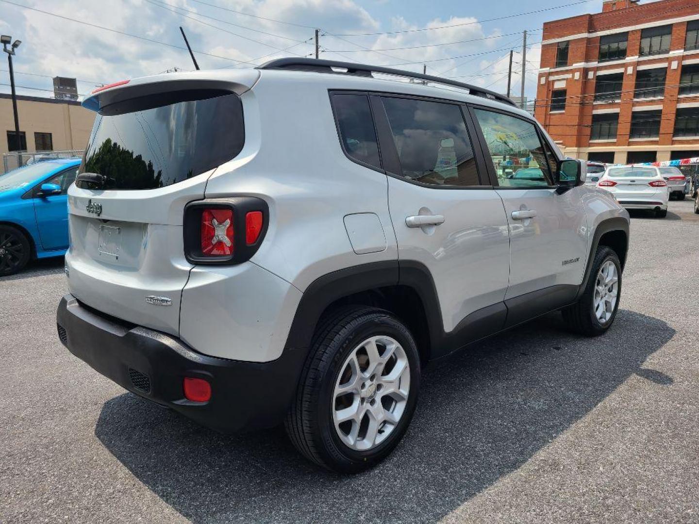 2015 Jeep Renegade Latitude photo 10