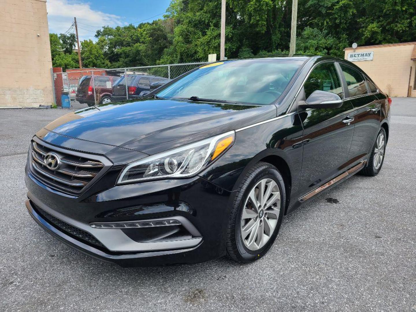 2017 Hyundai Sonata Sport photo 2