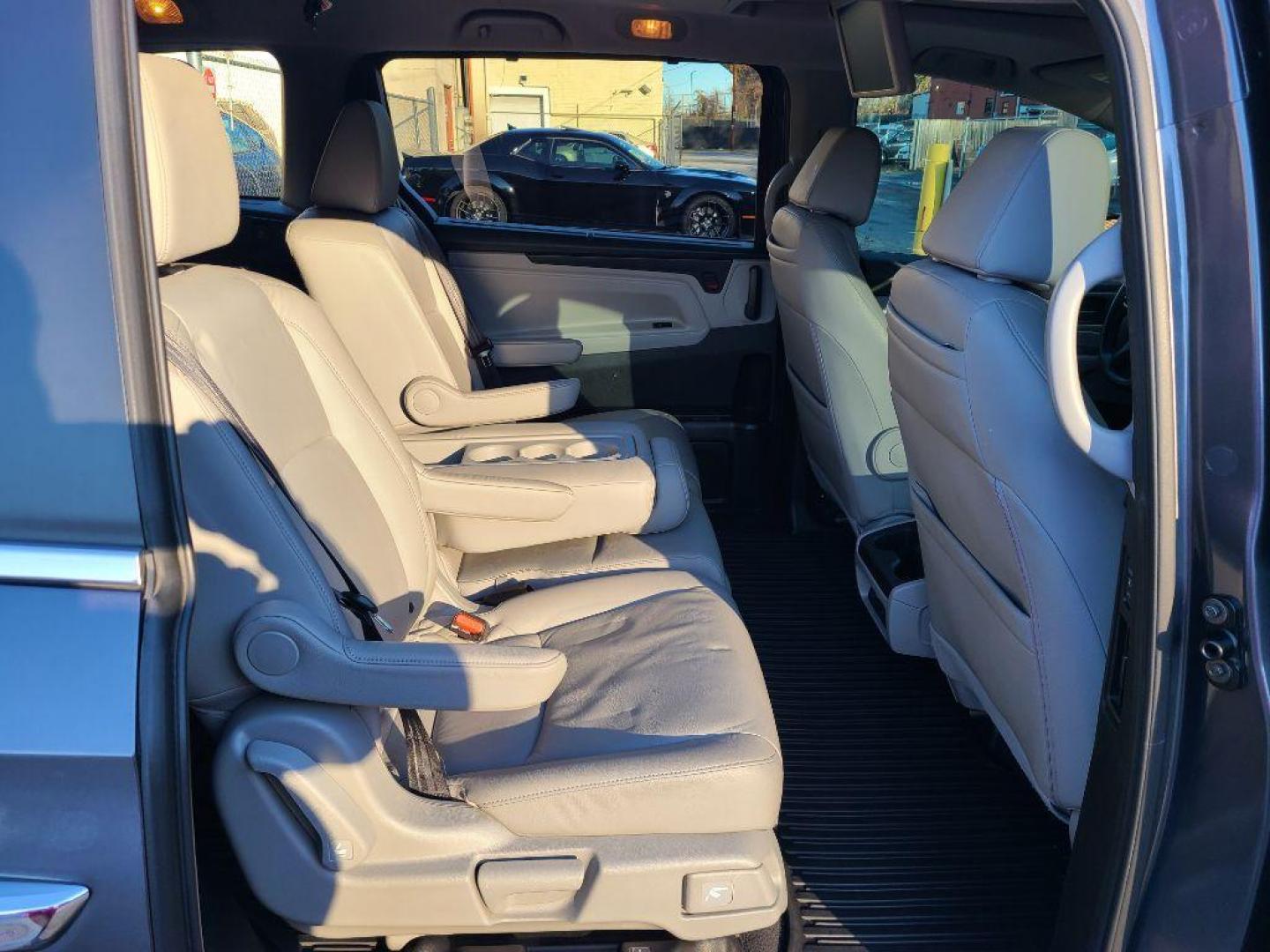 2018 Honda Odyssey EX-L photo 26