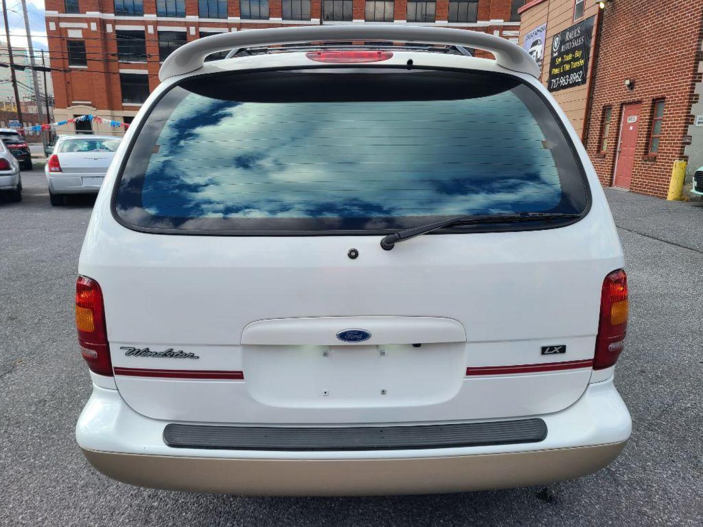 1998 WHITE FORD WINDSTAR WAGON (2FMDA5143WB) with an 3.8L engine, Automatic transmission, located at 117 North Cameron Street, Harrisburg, PA, 17101, (717) 963-8962, 40.267021, -76.875351 - WE FINANCE!!! Good Credit/ Bad Credit/ No Credit - ALL Trade-Ins Welcomed!!! ***Guaranteed Credit Approval*** APPLY ONLINE or CALL us TODAY ;) Internet Prices and Marketplace Prices are SPECIAL discounted ***CASH DEALS*** Retail Prices are higher. Please call us to discuss your cash and finan - Photo#3