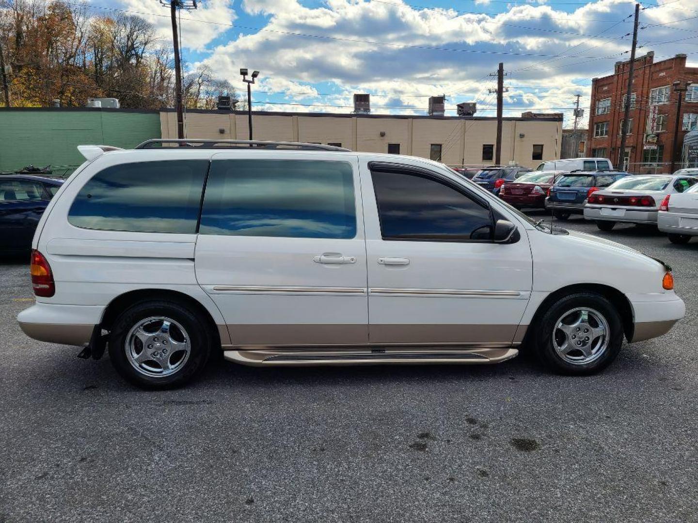 1998 WHITE FORD WINDSTAR WAGON (2FMDA5143WB) with an 3.8L engine, Automatic transmission, located at 117 North Cameron Street, Harrisburg, PA, 17101, (717) 963-8962, 40.267021, -76.875351 - WE FINANCE!!! Good Credit/ Bad Credit/ No Credit - ALL Trade-Ins Welcomed!!! ***Guaranteed Credit Approval*** APPLY ONLINE or CALL us TODAY ;) Internet Prices and Marketplace Prices are SPECIAL discounted ***CASH DEALS*** Retail Prices are higher. Please call us to discuss your cash and finan - Photo#6