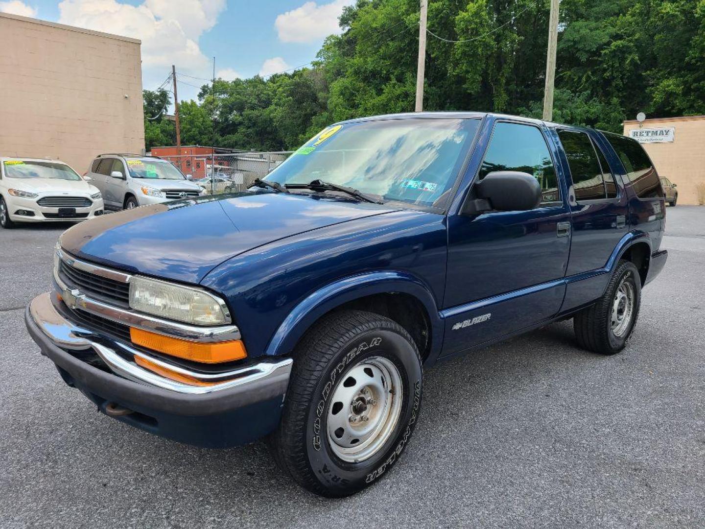 1999 BLUE CHEVROLET BLAZER LS (1GNDT13W3XK) with an 4.3L engine, Automatic transmission, located at 117 North Cameron Street, Harrisburg, PA, 17101, (717) 963-8962, 40.267021, -76.875351 - CASH DEAL $2,995 ***Guaranteed Credit Approval*** APPLY ONLINE or CALL us TODAY ;) Internet Prices and Marketplace Prices are SPECIAL discounted ***CASH DEALS*** Retail Prices are higher. Please call us to discuss your cash and financing options. All quoted payments are with a TransUnion FICO - Photo#0