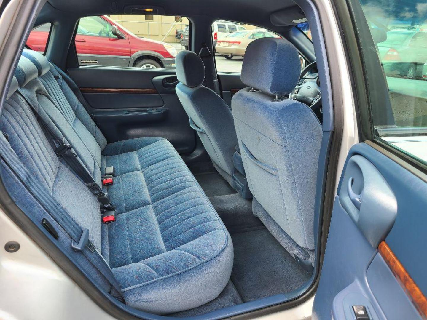 2000 SILVER CHEVROLET IMPALA SEDAN (2G1WF55K4Y9) with an 3.8L engine, Automatic transmission, located at 117 North Cameron Street, Harrisburg, PA, 17101, (717) 963-8962, 40.267021, -76.875351 - WE FINANCE!!! Good Credit/ Bad Credit/ No Credit - ALL Trade-Ins Welcomed!!! ***Guaranteed Credit Approval*** APPLY ONLINE or CALL us TODAY ;) Internet Prices and Marketplace Prices are SPECIAL discounted ***CASH DEALS*** Retail Prices are higher. Please call us to discuss your cash and finan - Photo#10