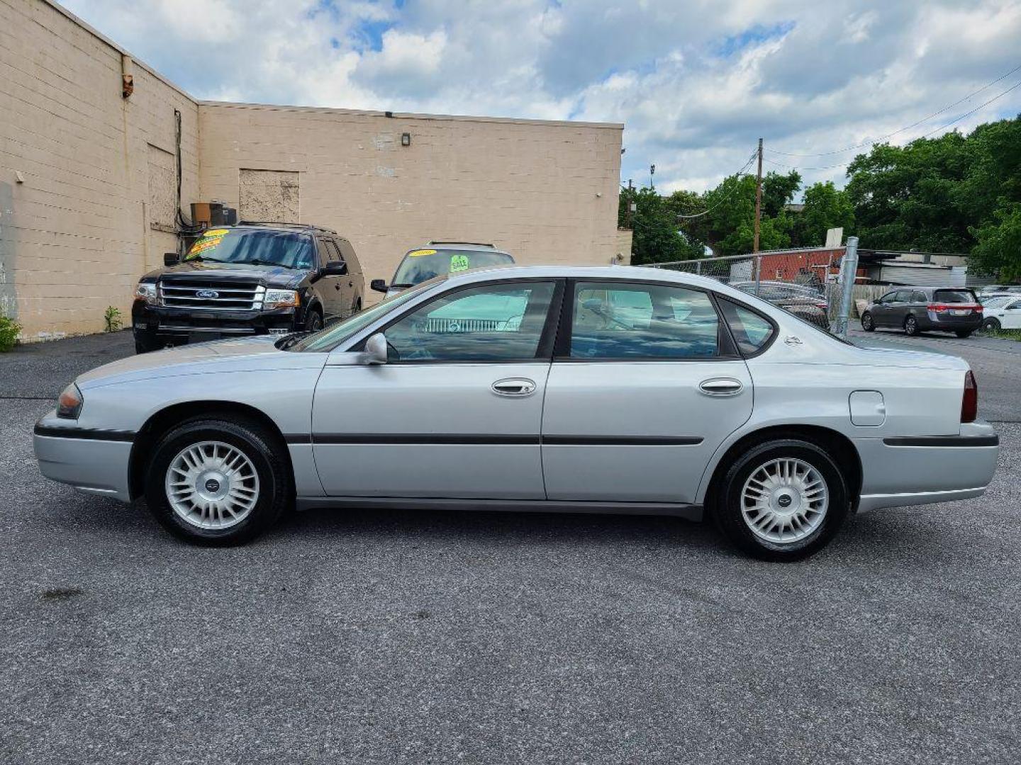 2000 SILVER CHEVROLET IMPALA SEDAN (2G1WF55K4Y9) with an 3.8L engine, Automatic transmission, located at 117 North Cameron Street, Harrisburg, PA, 17101, (717) 963-8962, 40.267021, -76.875351 - WE FINANCE!!! Good Credit/ Bad Credit/ No Credit - ALL Trade-Ins Welcomed!!! ***Guaranteed Credit Approval*** APPLY ONLINE or CALL us TODAY ;) Internet Prices and Marketplace Prices are SPECIAL discounted ***CASH DEALS*** Retail Prices are higher. Please call us to discuss your cash and finan - Photo#1