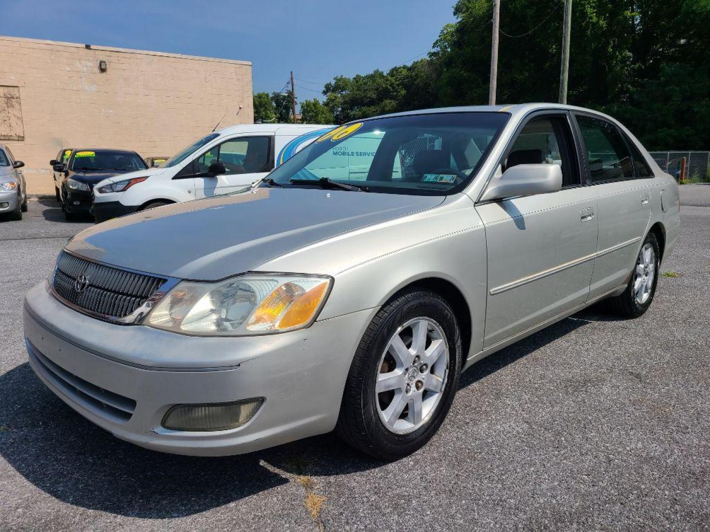 2000 SILVER TOYOTA AVALON XL (4T1BF28B6YU) with an 3.0L engine, Automatic transmission, located at 117 North Cameron Street, Harrisburg, PA, 17101, (717) 963-8962, 40.267021, -76.875351 - WE FINANCE!!! Good Credit/ Bad Credit/ No Credit - ALL Trade-Ins Welcomed!!! ***Guaranteed Credit Approval*** APPLY ONLINE or CALL us TODAY ;) Internet Prices and Marketplace Prices are SPECIAL discounted ***CASH DEALS*** Retail Prices are higher. Please call us to discuss your cash and finan - Photo#0