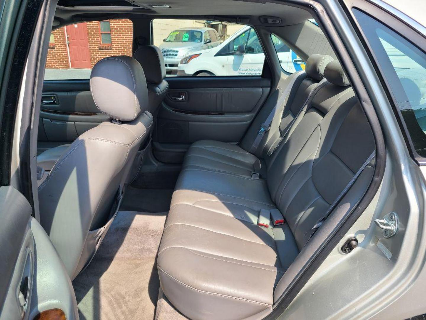 2000 SILVER TOYOTA AVALON XL (4T1BF28B6YU) with an 3.0L engine, Automatic transmission, located at 117 North Cameron Street, Harrisburg, PA, 17101, (717) 963-8962, 40.267021, -76.875351 - WE FINANCE!!! Good Credit/ Bad Credit/ No Credit - ALL Trade-Ins Welcomed!!! ***Guaranteed Credit Approval*** APPLY ONLINE or CALL us TODAY ;) Internet Prices and Marketplace Prices are SPECIAL discounted ***CASH DEALS*** Retail Prices are higher. Please call us to discuss your cash and finan - Photo#12