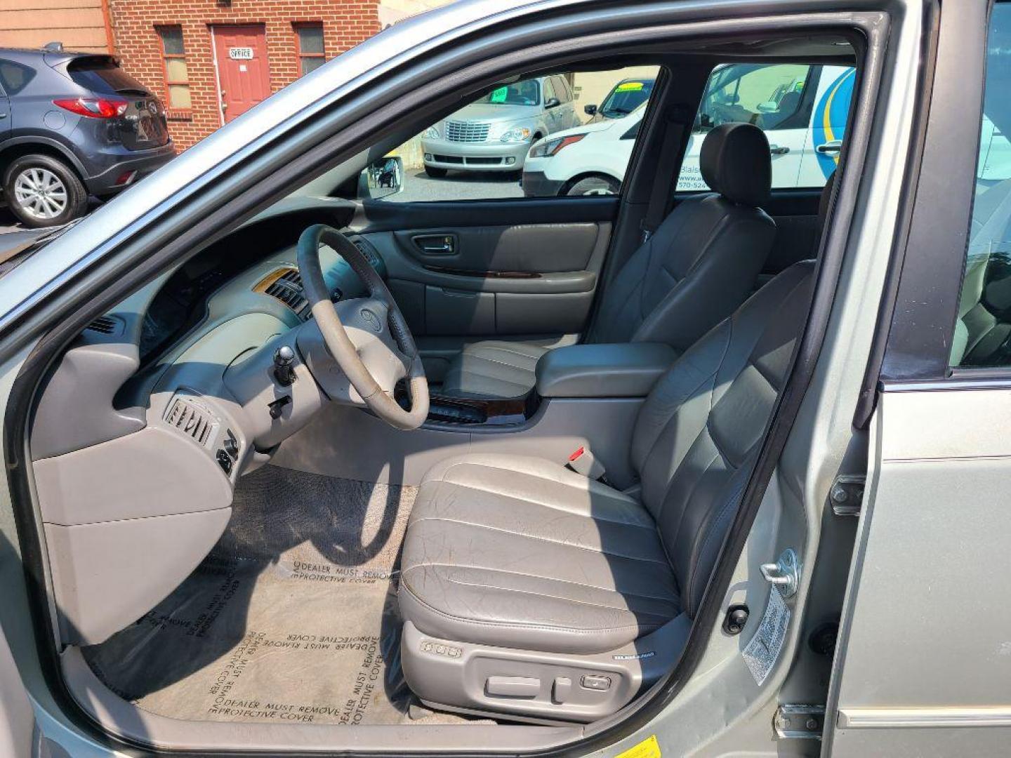 2000 SILVER TOYOTA AVALON XL (4T1BF28B6YU) with an 3.0L engine, Automatic transmission, located at 117 North Cameron Street, Harrisburg, PA, 17101, (717) 963-8962, 40.267021, -76.875351 - WE FINANCE!!! Good Credit/ Bad Credit/ No Credit - ALL Trade-Ins Welcomed!!! ***Guaranteed Credit Approval*** APPLY ONLINE or CALL us TODAY ;) Internet Prices and Marketplace Prices are SPECIAL discounted ***CASH DEALS*** Retail Prices are higher. Please call us to discuss your cash and finan - Photo#13