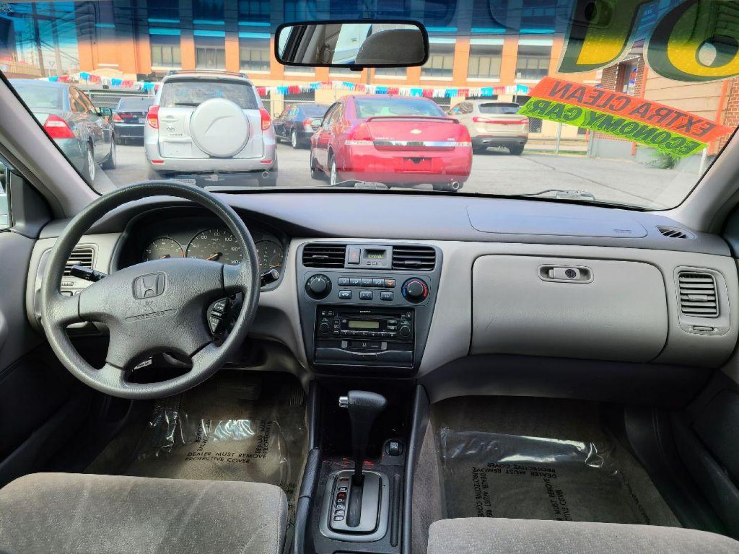 2001 SILVER HONDA ACCORD LX (1HGCG665X1A) with an 2.3L engine, Automatic transmission, located at 117 North Cameron Street, Harrisburg, PA, 17101, (717) 963-8962, 40.267021, -76.875351 - WE FINANCE!!! Good Credit/ Bad Credit/ No Credit - ALL Trade-Ins Welcomed!!! ***Guaranteed Credit Approval*** APPLY ONLINE or CALL us TODAY ;) Internet Prices and Marketplace Prices are SPECIAL discounted ***CASH DEALS*** Retail Prices are higher. Please call us to discuss your cash and finan - Photo#9