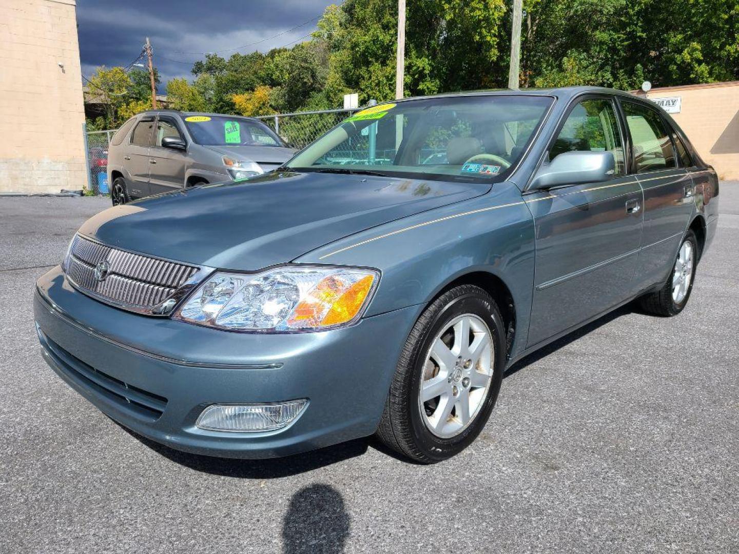 2001 GRAY TOYOTA AVALON XL (4T1BF28BX1U) with an 3.0L engine, Automatic transmission, located at 117 North Cameron Street, Harrisburg, PA, 17101, (717) 963-8962, 40.267021, -76.875351 - Photo#0