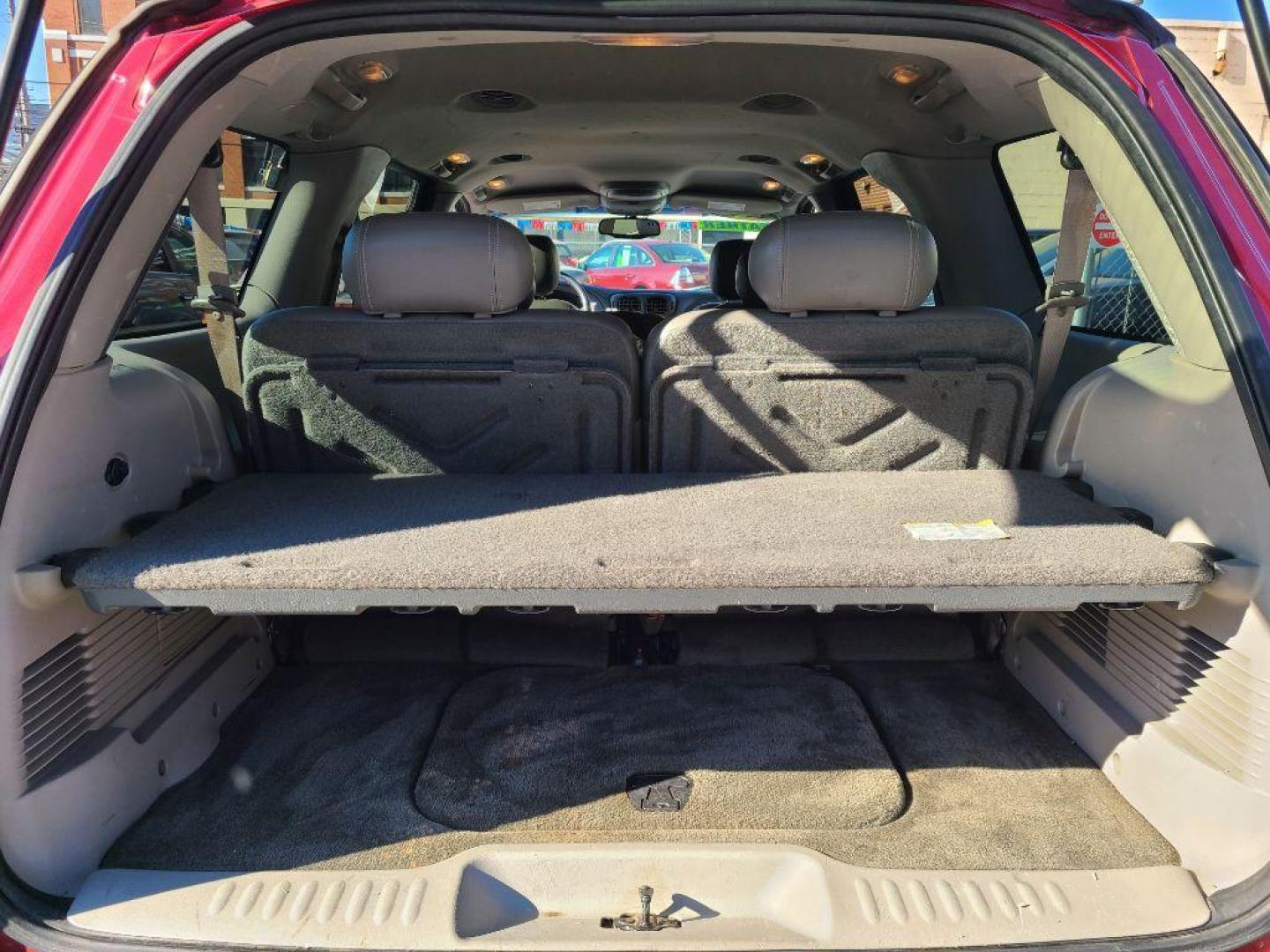 2002 RED CHEVROLET TRAILBLAZER LT EXT (1GNET16S526) with an 4.2L engine, Automatic transmission, located at 117 North Cameron Street, Harrisburg, PA, 17101, (717) 963-8962, 40.267021, -76.875351 - WE FINANCE!!! Good Credit/ Bad Credit/ No Credit - ALL Trade-Ins Welcomed!!! ***Guaranteed Credit Approval*** APPLY ONLINE or CALL us TODAY ;) Internet Prices and Marketplace Prices are SPECIAL discounted ***CASH DEALS*** Retail Prices are higher. Please call us to discuss your cash and finan - Photo#12