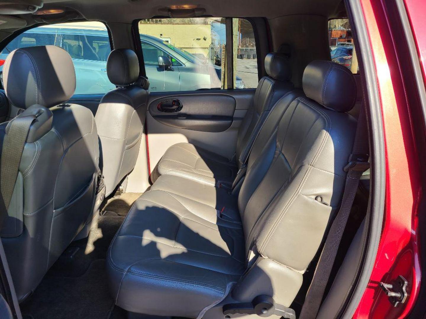 2002 RED CHEVROLET TRAILBLAZER LT EXT (1GNET16S526) with an 4.2L engine, Automatic transmission, located at 117 North Cameron Street, Harrisburg, PA, 17101, (717) 963-8962, 40.267021, -76.875351 - WE FINANCE!!! Good Credit/ Bad Credit/ No Credit - ALL Trade-Ins Welcomed!!! ***Guaranteed Credit Approval*** APPLY ONLINE or CALL us TODAY ;) Internet Prices and Marketplace Prices are SPECIAL discounted ***CASH DEALS*** Retail Prices are higher. Please call us to discuss your cash and finan - Photo#14