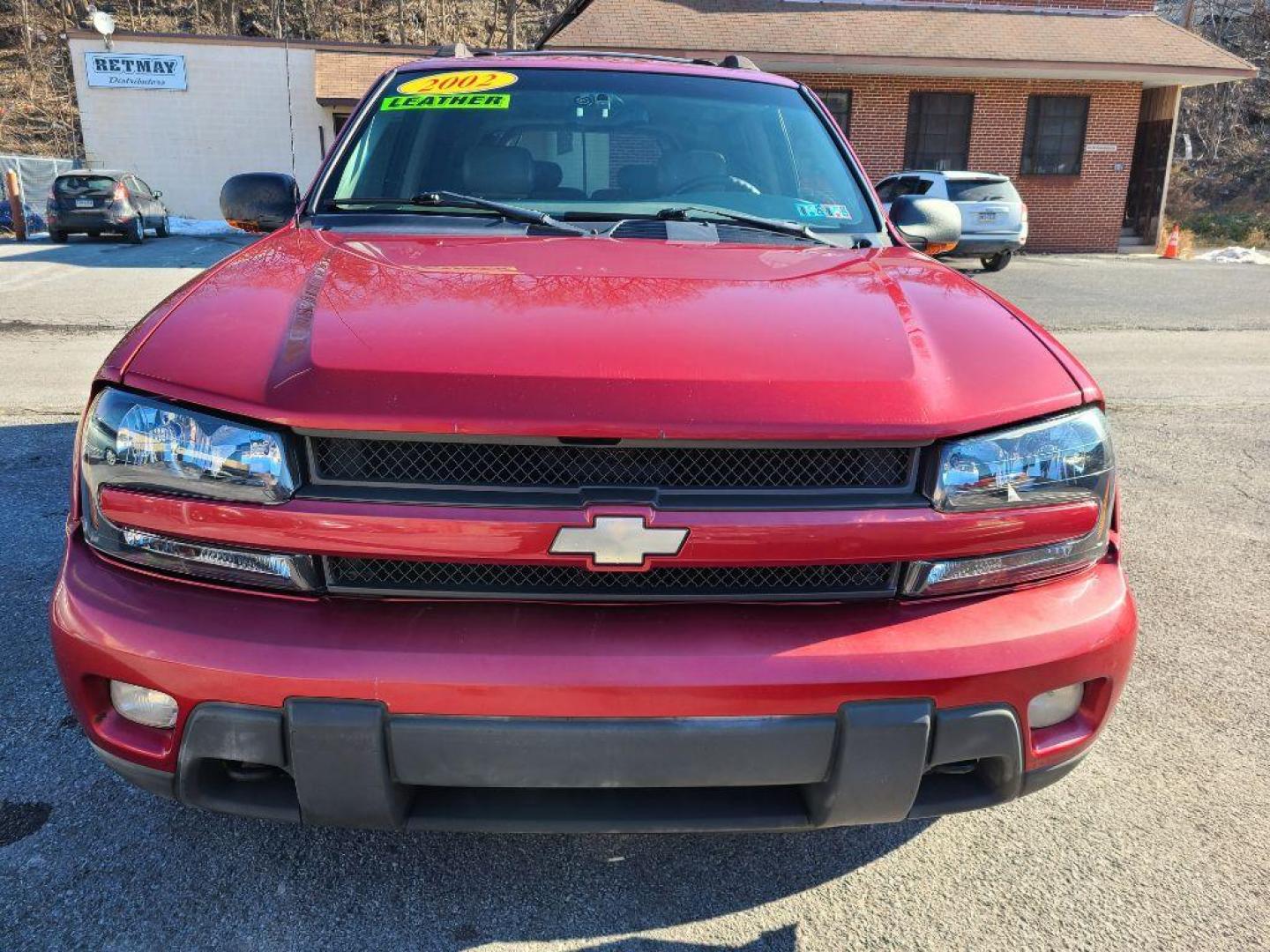 2002 RED CHEVROLET TRAILBLAZER LT EXT (1GNET16S526) with an 4.2L engine, Automatic transmission, located at 117 North Cameron Street, Harrisburg, PA, 17101, (717) 963-8962, 40.267021, -76.875351 - WE FINANCE!!! Good Credit/ Bad Credit/ No Credit - ALL Trade-Ins Welcomed!!! ***Guaranteed Credit Approval*** APPLY ONLINE or CALL us TODAY ;) Internet Prices and Marketplace Prices are SPECIAL discounted ***CASH DEALS*** Retail Prices are higher. Please call us to discuss your cash and finan - Photo#7