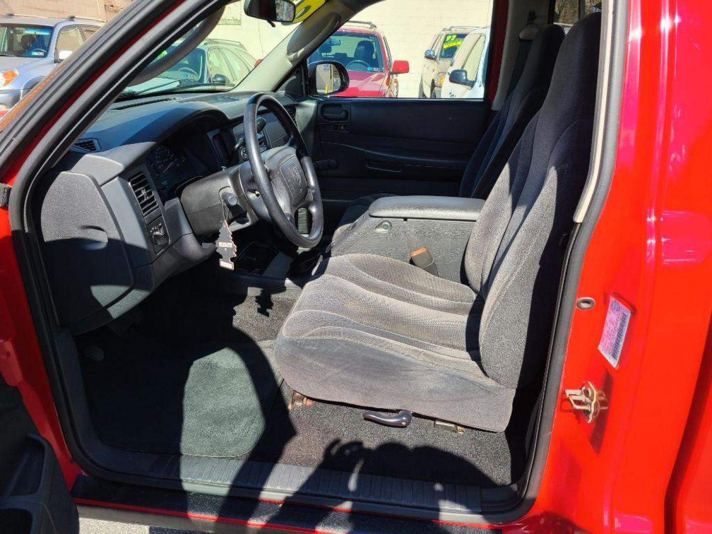 2003 RED DODGE DAKOTA SXT (1D7GG16X23S) with an 3.9L engine, Automatic transmission, located at 117 North Cameron Street, Harrisburg, PA, 17101, (717) 963-8962, 40.267021, -76.875351 - WE FINANCE!!! Good Credit/ Bad Credit/ No Credit - ALL Trade-Ins Welcomed!!! ***Guaranteed Credit Approval*** APPLY ONLINE or CALL us TODAY ;) Internet Prices and Marketplace Prices are SPECIAL discounted ***CASH DEALS*** Retail Prices are higher. Please call us to discuss your cash and finan - Photo#13