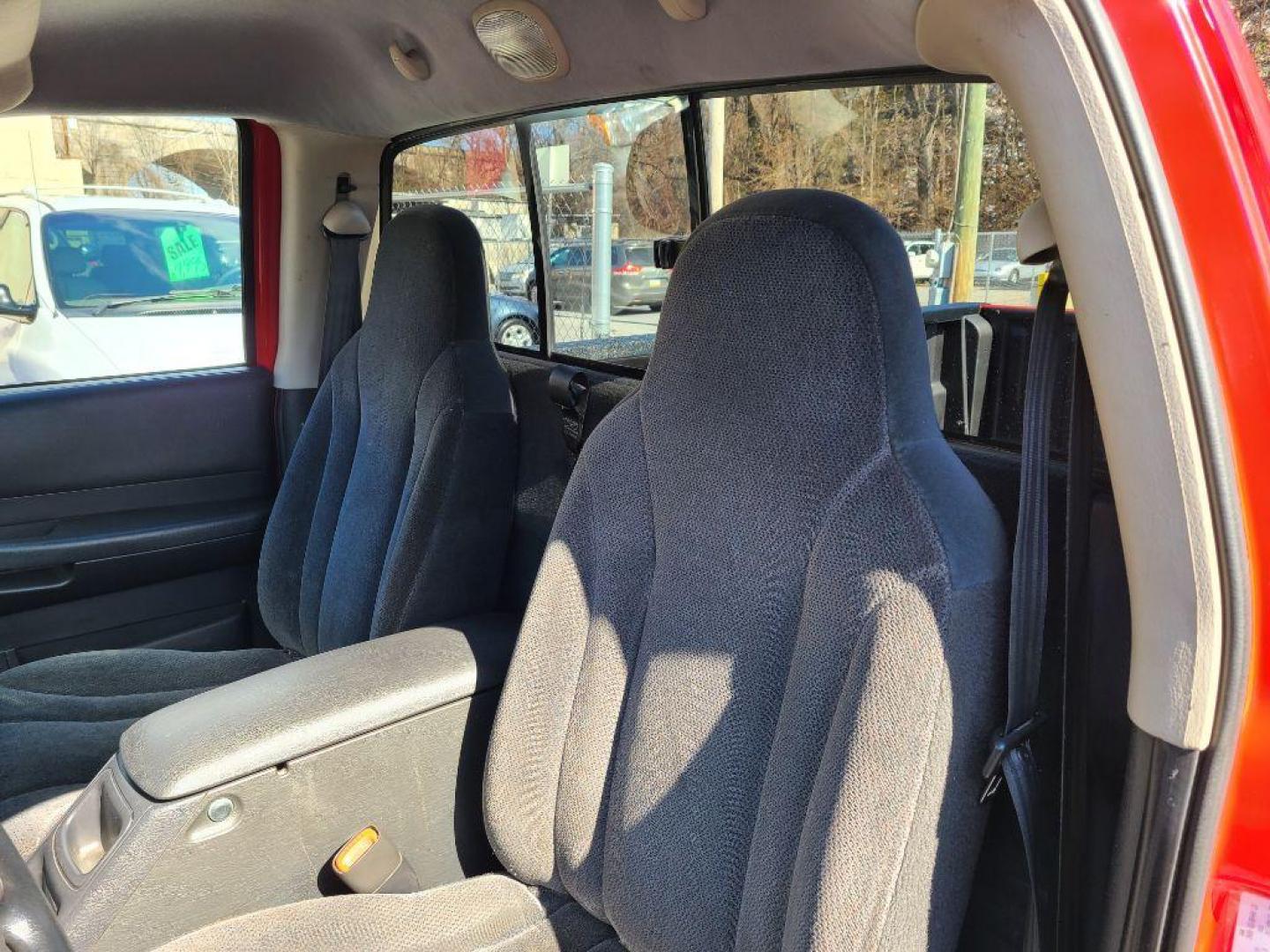 2003 RED DODGE DAKOTA SXT (1D7GG16X23S) with an 3.9L engine, Automatic transmission, located at 117 North Cameron Street, Harrisburg, PA, 17101, (717) 963-8962, 40.267021, -76.875351 - WE FINANCE!!! Good Credit/ Bad Credit/ No Credit - ALL Trade-Ins Welcomed!!! ***Guaranteed Credit Approval*** APPLY ONLINE or CALL us TODAY ;) Internet Prices and Marketplace Prices are SPECIAL discounted ***CASH DEALS*** Retail Prices are higher. Please call us to discuss your cash and finan - Photo#15