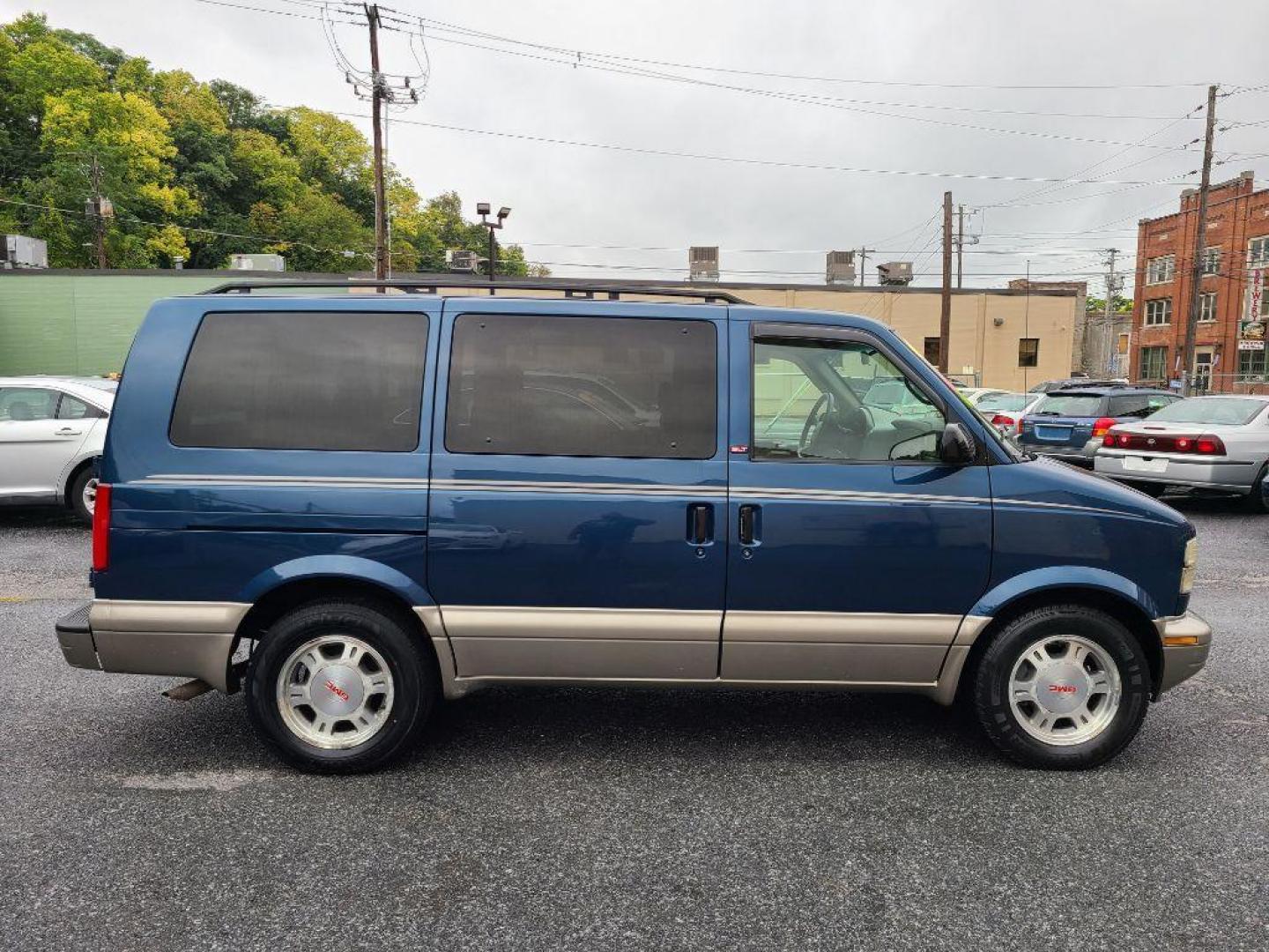 2003 BLUE GMC SAFARI XT (1GKEL19XX3B) with an 4.3L engine, Automatic transmission, located at 117 North Cameron Street, Harrisburg, PA, 17101, (717) 963-8962, 40.267021, -76.875351 - WE FINANCE!!! Good Credit/ Bad Credit/ No Credit - ALL Trade-Ins Welcomed!!! ***Guaranteed Credit Approval*** APPLY ONLINE or CALL us TODAY ;) Internet Prices and Marketplace Prices are SPECIAL discounted ***CASH DEALS*** Retail Prices are higher. Please call us to discuss your cash and finan - Photo#5