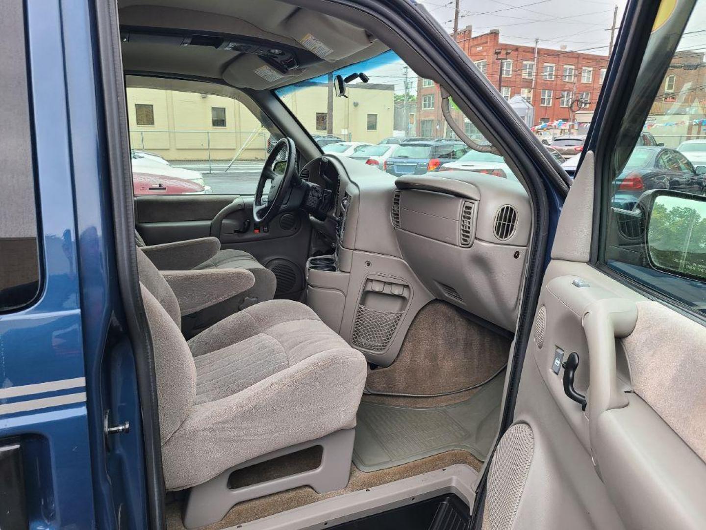 2003 BLUE GMC SAFARI XT (1GKEL19XX3B) with an 4.3L engine, Automatic transmission, located at 117 North Cameron Street, Harrisburg, PA, 17101, (717) 963-8962, 40.267021, -76.875351 - WE FINANCE!!! Good Credit/ Bad Credit/ No Credit - ALL Trade-Ins Welcomed!!! ***Guaranteed Credit Approval*** APPLY ONLINE or CALL us TODAY ;) Internet Prices and Marketplace Prices are SPECIAL discounted ***CASH DEALS*** Retail Prices are higher. Please call us to discuss your cash and finan - Photo#8