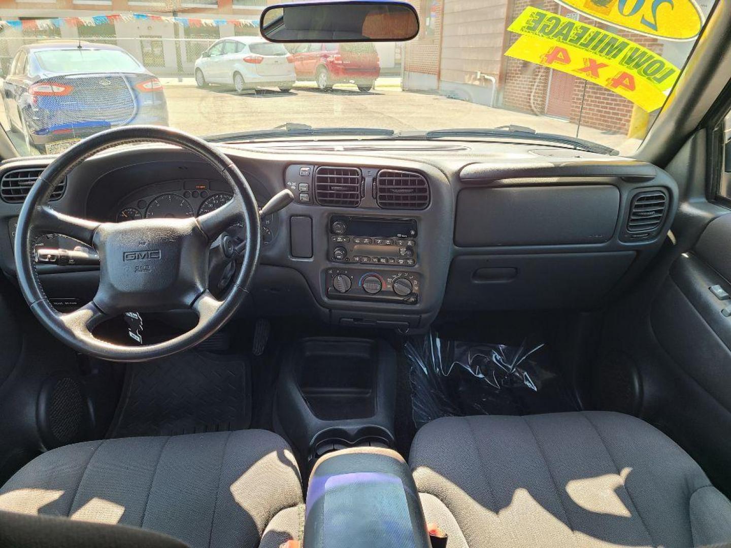 2003 GOLD GMC SONOMA SLS (1GTDT13X33K) with an 4.3L engine, Automatic transmission, located at 117 North Cameron Street, Harrisburg, PA, 17101, (717) 963-8962, 40.267021, -76.875351 - WE FINANCE!!! Good Credit/ Bad Credit/ No Credit - ALL Trade-Ins Welcomed!!! ***Guaranteed Credit Approval*** APPLY ONLINE or CALL us TODAY ;) Internet Prices and Marketplace Prices are SPECIAL discounted ***CASH DEALS*** Retail Prices are higher. Please call us to discuss your cash and finan - Photo#12