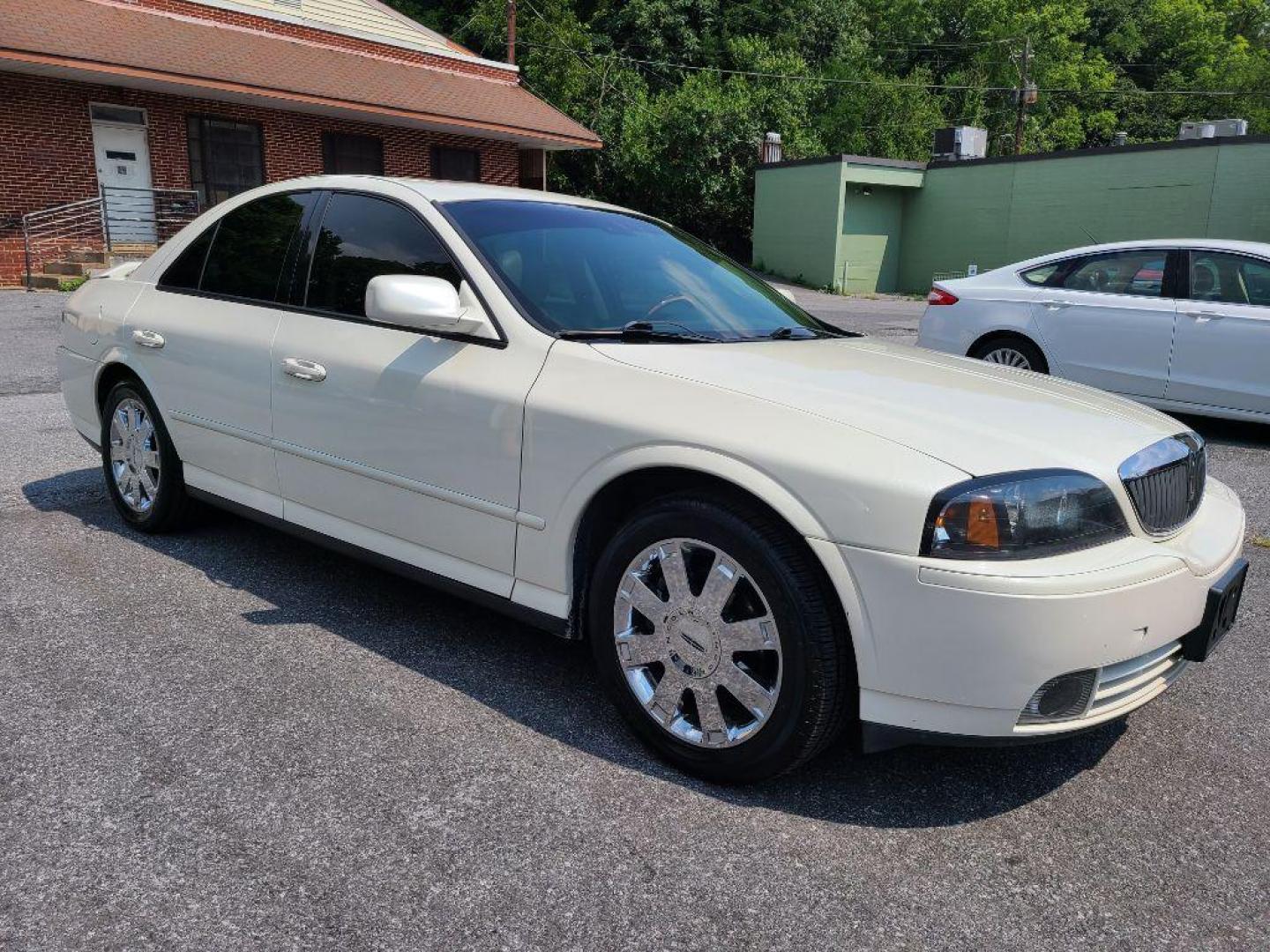 2003 PEARL LINCOLN LS (1LNHM87A93Y) with an 3.9L engine, Automatic transmission, located at 117 North Cameron Street, Harrisburg, PA, 17101, (717) 963-8962, 40.267021, -76.875351 - WE FINANCE!!! Good Credit/ Bad Credit/ No Credit - ALL Trade-Ins Welcomed!!! ***Guaranteed Credit Approval*** APPLY ONLINE or CALL us TODAY ;) Internet Prices and Marketplace Prices are SPECIAL discounted ***CASH DEALS*** Retail Prices are higher. Please call us to discuss your cash and finan - Photo#6