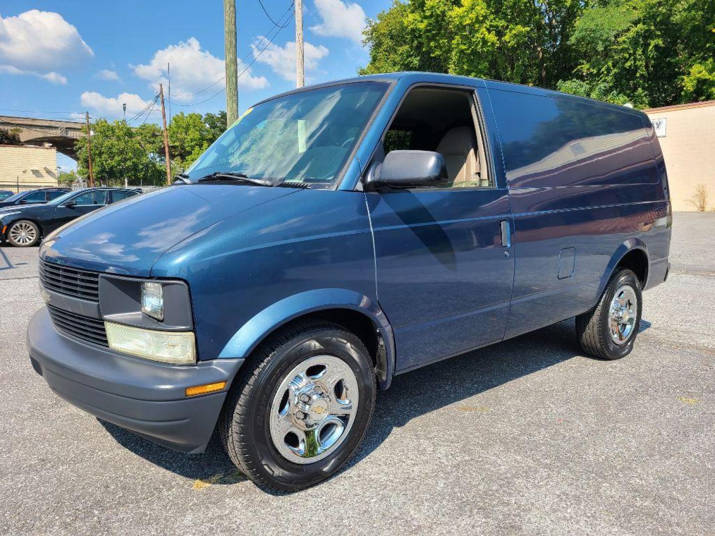 2004 BLUE CHEVROLET ASTRO EXTCARGO (1GCDM19X14B) with an 4.3L engine, Automatic transmission, located at 117 North Cameron Street, Harrisburg, PA, 17101, (717) 963-8962, 40.267021, -76.875351 - WE FINANCE!!! Good Credit/ Bad Credit/ No Credit - ALL Trade-Ins Welcomed!!! ***Guaranteed Credit Approval*** APPLY ONLINE or CALL us TODAY ;) Internet Prices and Marketplace Prices are SPECIAL discounted ***CASH DEALS*** Retail Prices are higher. Please call us to discuss your cash and finan - Photo#0