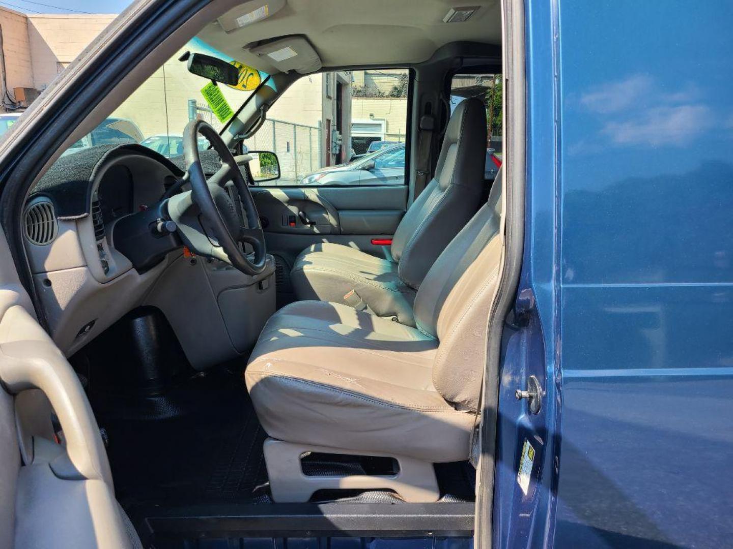 2004 BLUE CHEVROLET ASTRO EXTCARGO (1GCDM19X14B) with an 4.3L engine, Automatic transmission, located at 117 North Cameron Street, Harrisburg, PA, 17101, (717) 963-8962, 40.267021, -76.875351 - WE FINANCE!!! Good Credit/ Bad Credit/ No Credit - ALL Trade-Ins Welcomed!!! ***Guaranteed Credit Approval*** APPLY ONLINE or CALL us TODAY ;) Internet Prices and Marketplace Prices are SPECIAL discounted ***CASH DEALS*** Retail Prices are higher. Please call us to discuss your cash and finan - Photo#15