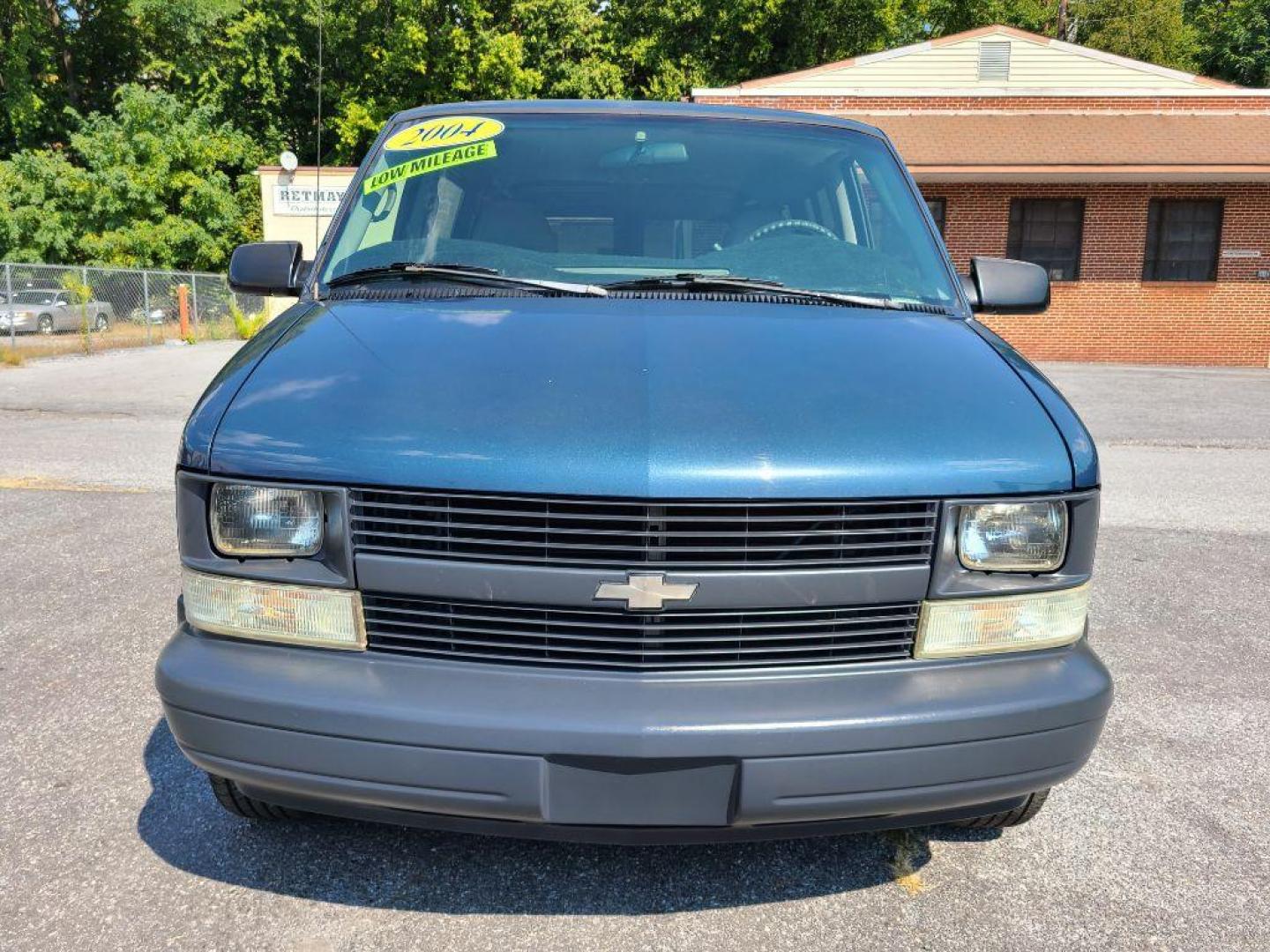 2004 BLUE CHEVROLET ASTRO EXTCARGO (1GCDM19X14B) with an 4.3L engine, Automatic transmission, located at 117 North Cameron Street, Harrisburg, PA, 17101, (717) 963-8962, 40.267021, -76.875351 - WE FINANCE!!! Good Credit/ Bad Credit/ No Credit - ALL Trade-Ins Welcomed!!! ***Guaranteed Credit Approval*** APPLY ONLINE or CALL us TODAY ;) Internet Prices and Marketplace Prices are SPECIAL discounted ***CASH DEALS*** Retail Prices are higher. Please call us to discuss your cash and finan - Photo#7