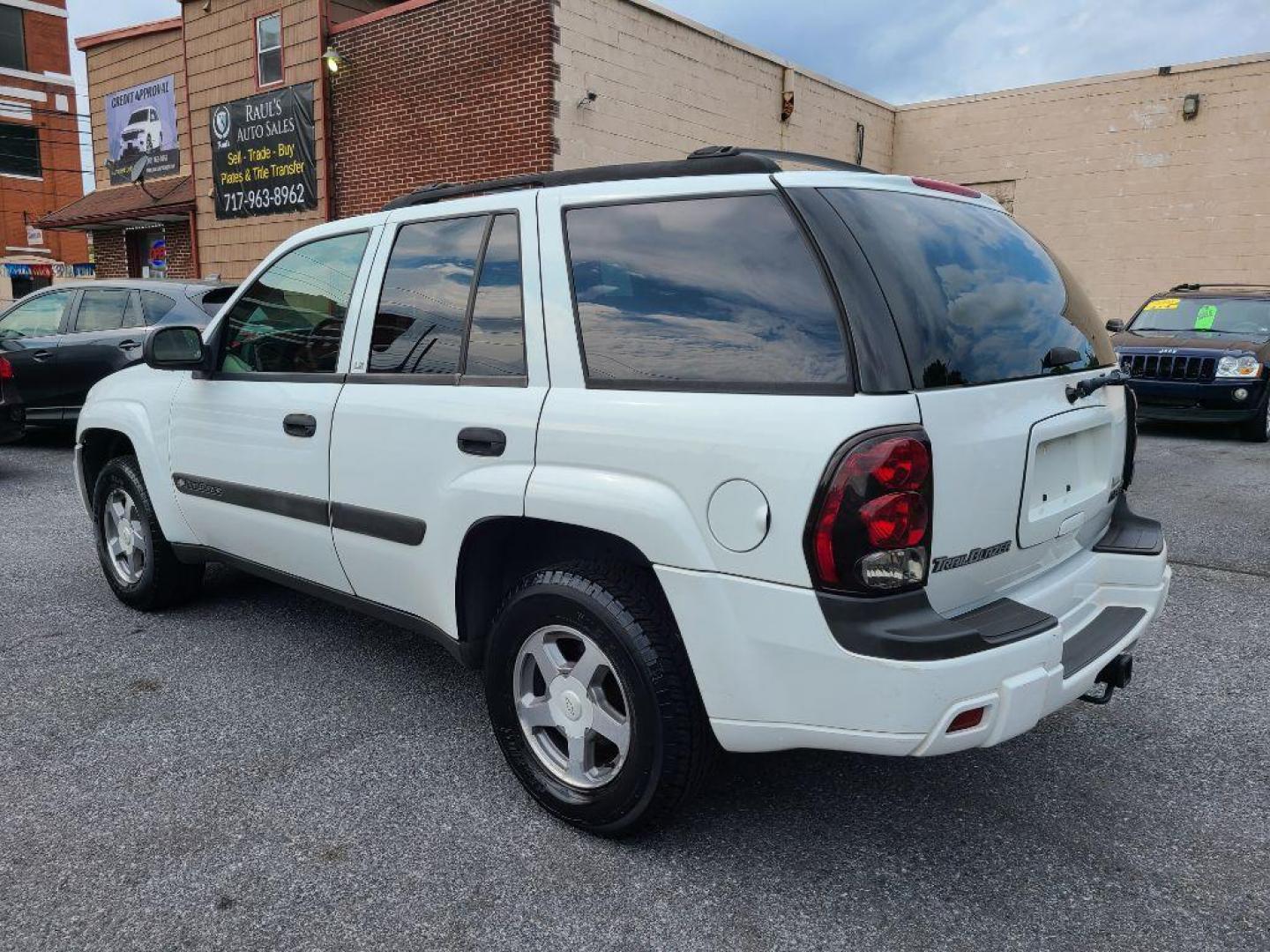 2004 WHITE CHEVROLET TRAILBLAZER LT (1GNDS13S042) with an 4.2L engine, Automatic transmission, located at 117 North Cameron Street, Harrisburg, PA, 17101, (717) 963-8962, 40.267021, -76.875351 - WE FINANCE!!! Good Credit/ Bad Credit/ No Credit - ALL Trade-Ins Welcomed!!! ***Guaranteed Credit Approval*** APPLY ONLINE or CALL us TODAY ;) Internet Prices and Marketplace Prices are SPECIAL discounted ***CASH DEALS*** Retail Prices are higher. Please call us to discuss your cash and finan - Photo#2