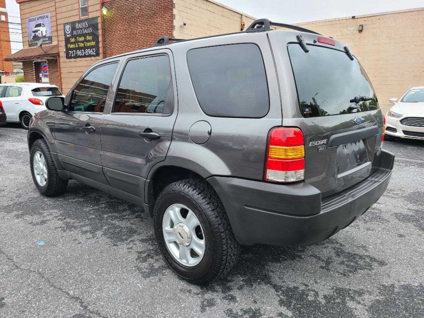 2004 GRAY FORD ESCAPE XLT (1FMCU93164K) with an 3.0L engine, Automatic transmission, located at 117 North Cameron Street, Harrisburg, PA, 17101, (717) 963-8962, 40.267021, -76.875351 - WE FINANCE!!! Good Credit/ Bad Credit/ No Credit - ALL Trade-Ins Welcomed!!! ***Guaranteed Credit Approval*** APPLY ONLINE or CALL us TODAY ;) Internet Prices and Marketplace Prices are SPECIAL discounted ***CASH DEALS*** Retail Prices are higher. Please call us to discuss your cash and finan - Photo#2