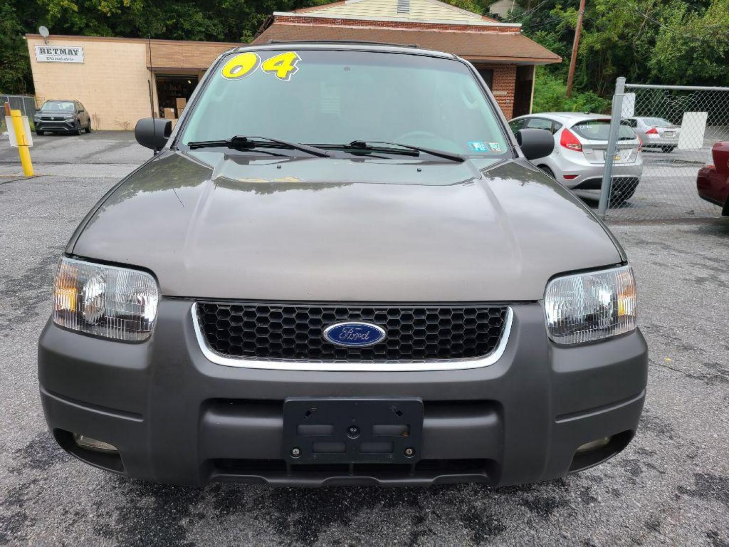 2004 GRAY FORD ESCAPE XLT (1FMCU93164K) with an 3.0L engine, Automatic transmission, located at 117 North Cameron Street, Harrisburg, PA, 17101, (717) 963-8962, 40.267021, -76.875351 - WE FINANCE!!! Good Credit/ Bad Credit/ No Credit - ALL Trade-Ins Welcomed!!! ***Guaranteed Credit Approval*** APPLY ONLINE or CALL us TODAY ;) Internet Prices and Marketplace Prices are SPECIAL discounted ***CASH DEALS*** Retail Prices are higher. Please call us to discuss your cash and finan - Photo#7