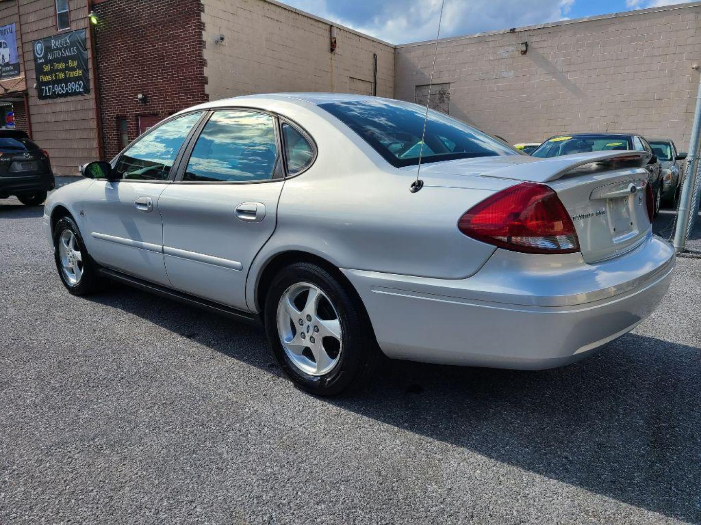 2004 SILVER FORD TAURUS SES (1FAFP55S74G) with an 3.0L engine, Automatic transmission, located at 117 North Cameron Street, Harrisburg, PA, 17101, (717) 963-8962, 40.267021, -76.875351 - WE FINANCE!!! Good Credit/ Bad Credit/ No Credit - ALL Trade-Ins Welcomed!!! ***Guaranteed Credit Approval*** APPLY ONLINE or CALL us TODAY ;) Internet Prices and Marketplace Prices are SPECIAL discounted ***CASH DEALS*** Retail Prices are higher. Please call us to discuss your cash and finan - Photo#2