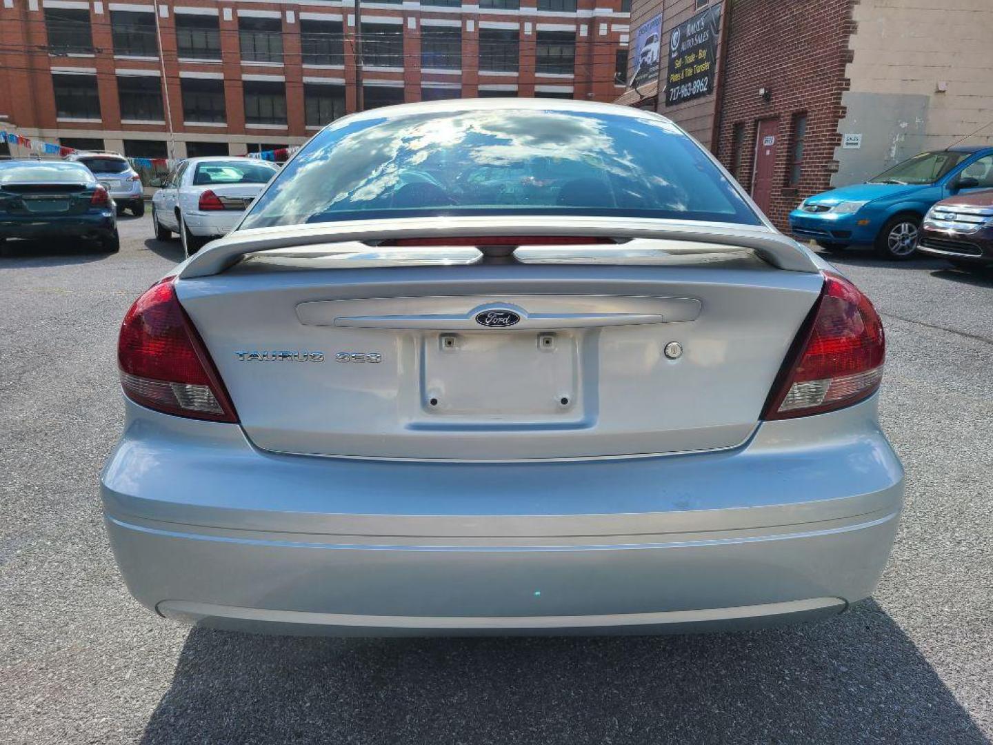 2004 SILVER FORD TAURUS SES (1FAFP55S74G) with an 3.0L engine, Automatic transmission, located at 117 North Cameron Street, Harrisburg, PA, 17101, (717) 963-8962, 40.267021, -76.875351 - WE FINANCE!!! Good Credit/ Bad Credit/ No Credit - ALL Trade-Ins Welcomed!!! ***Guaranteed Credit Approval*** APPLY ONLINE or CALL us TODAY ;) Internet Prices and Marketplace Prices are SPECIAL discounted ***CASH DEALS*** Retail Prices are higher. Please call us to discuss your cash and finan - Photo#3