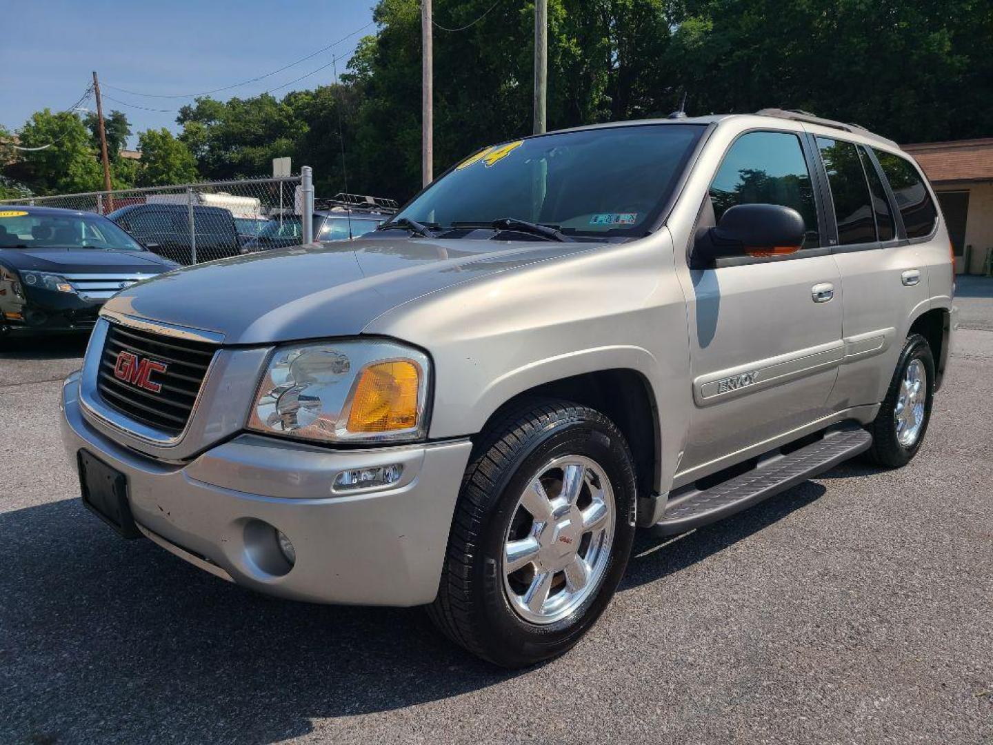 2004 SILVER GMC ENVOY SLT (1GKDT13S242) with an 4.2L engine, Automatic transmission, located at 117 North Cameron Street, Harrisburg, PA, 17101, (717) 963-8962, 40.267021, -76.875351 - WE FINANCE!!! Good Credit/ Bad Credit/ No Credit - ALL Trade-Ins Welcomed!!! ***Guaranteed Credit Approval*** APPLY ONLINE or CALL us TODAY ;) Internet Prices and Marketplace Prices are SPECIAL discounted ***CASH DEALS*** Retail Prices are higher. Please call us to discuss your cash and finan - Photo#0