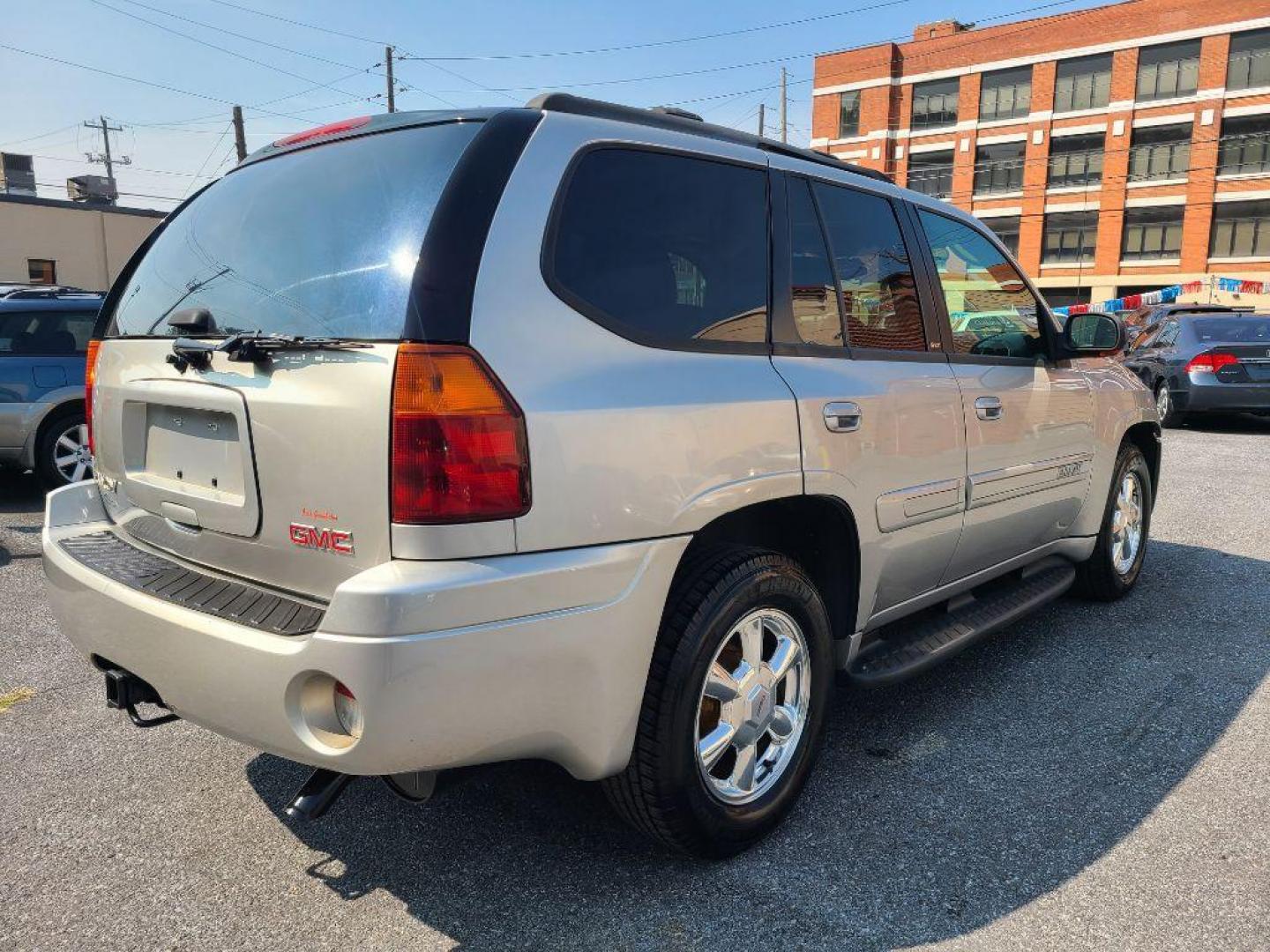 2004 SILVER GMC ENVOY SLT (1GKDT13S242) with an 4.2L engine, Automatic transmission, located at 117 North Cameron Street, Harrisburg, PA, 17101, (717) 963-8962, 40.267021, -76.875351 - WE FINANCE!!! Good Credit/ Bad Credit/ No Credit - ALL Trade-Ins Welcomed!!! ***Guaranteed Credit Approval*** APPLY ONLINE or CALL us TODAY ;) Internet Prices and Marketplace Prices are SPECIAL discounted ***CASH DEALS*** Retail Prices are higher. Please call us to discuss your cash and finan - Photo#4