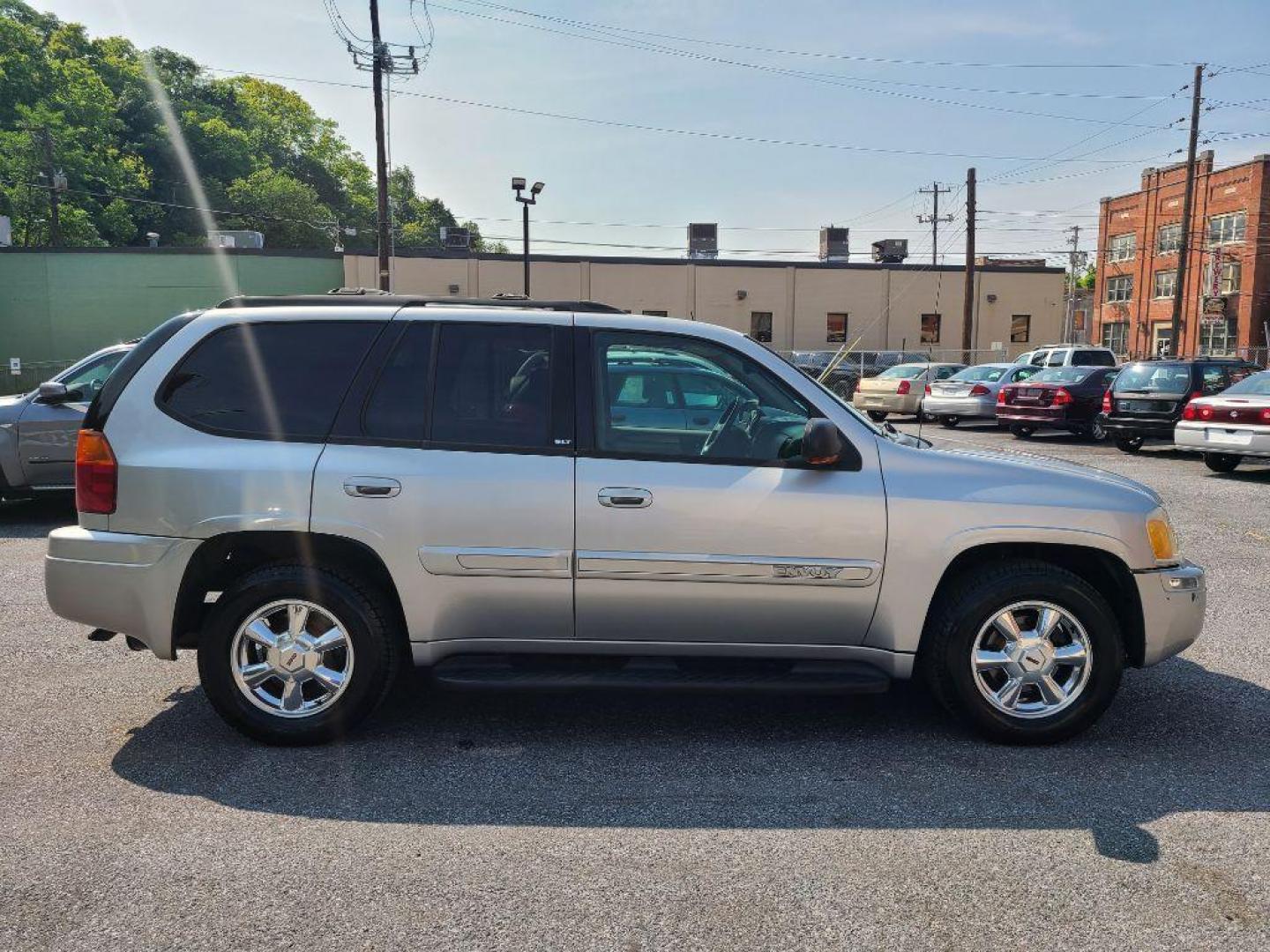 2004 SILVER GMC ENVOY SLT (1GKDT13S242) with an 4.2L engine, Automatic transmission, located at 117 North Cameron Street, Harrisburg, PA, 17101, (717) 963-8962, 40.267021, -76.875351 - WE FINANCE!!! Good Credit/ Bad Credit/ No Credit - ALL Trade-Ins Welcomed!!! ***Guaranteed Credit Approval*** APPLY ONLINE or CALL us TODAY ;) Internet Prices and Marketplace Prices are SPECIAL discounted ***CASH DEALS*** Retail Prices are higher. Please call us to discuss your cash and finan - Photo#5