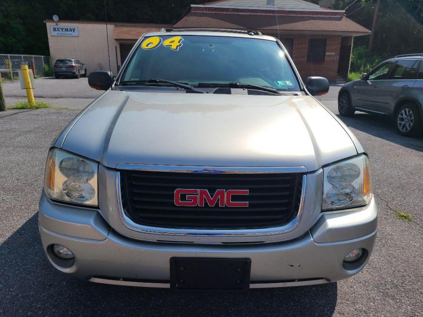 2004 SILVER GMC ENVOY SLT (1GKDT13S242) with an 4.2L engine, Automatic transmission, located at 117 North Cameron Street, Harrisburg, PA, 17101, (717) 963-8962, 40.267021, -76.875351 - WE FINANCE!!! Good Credit/ Bad Credit/ No Credit - ALL Trade-Ins Welcomed!!! ***Guaranteed Credit Approval*** APPLY ONLINE or CALL us TODAY ;) Internet Prices and Marketplace Prices are SPECIAL discounted ***CASH DEALS*** Retail Prices are higher. Please call us to discuss your cash and finan - Photo#7