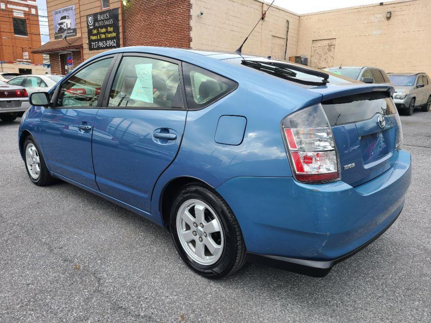 2004 BLUE TOYOTA PRIUS 4 DR HB (JTDKB22UX40) with an 1.5L engine, Automatic transmission, located at 117 North Cameron Street, Harrisburg, PA, 17101, (717) 963-8962, 40.267021, -76.875351 - WE FINANCE!!! Good Credit/ Bad Credit/ No Credit - ALL Trade-Ins Welcomed!!! ***Guaranteed Credit Approval*** APPLY ONLINE or CALL us TODAY ;) Internet Prices and Marketplace Prices are SPECIAL discounted ***CASH DEALS*** Retail Prices are higher. Please call us to discuss your cash and finan - Photo#2