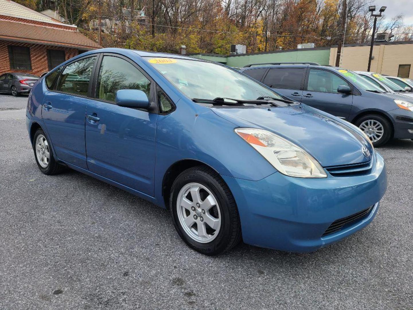 2004 BLUE TOYOTA PRIUS 4 DR HB (JTDKB22UX40) with an 1.5L engine, Automatic transmission, located at 117 North Cameron Street, Harrisburg, PA, 17101, (717) 963-8962, 40.267021, -76.875351 - WE FINANCE!!! Good Credit/ Bad Credit/ No Credit - ALL Trade-Ins Welcomed!!! ***Guaranteed Credit Approval*** APPLY ONLINE or CALL us TODAY ;) Internet Prices and Marketplace Prices are SPECIAL discounted ***CASH DEALS*** Retail Prices are higher. Please call us to discuss your cash and finan - Photo#6