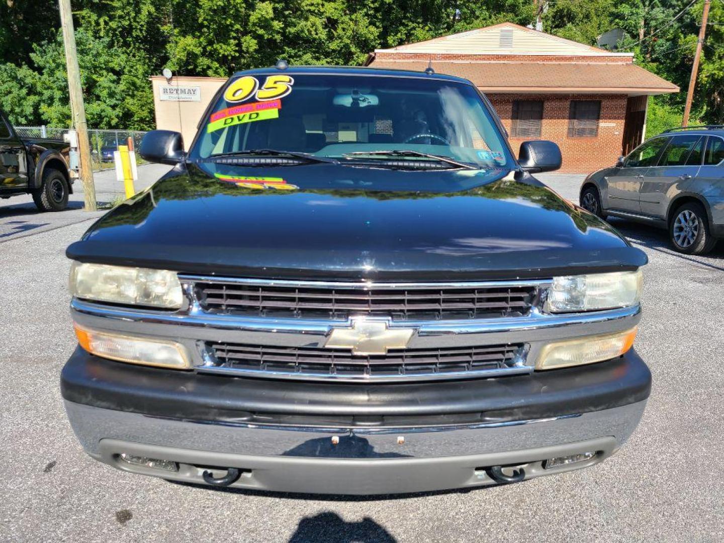 2005 BLUE CHEVROLET SUBURBAN 1500 (3GNFK16Z25G) with an 5.3L engine, Automatic transmission, located at 117 North Cameron Street, Harrisburg, PA, 17101, (717) 963-8962, 40.267021, -76.875351 - WE FINANCE!!! Good Credit/ Bad Credit/ No Credit - ALL Trade-Ins Welcomed!!! ***Guaranteed Credit Approval*** APPLY ONLINE or CALL us TODAY ;) Internet Prices and Marketplace Prices are SPECIAL discounted ***CASH DEALS*** Retail Prices are higher. Please call us to discuss your cash and finan - Photo#9