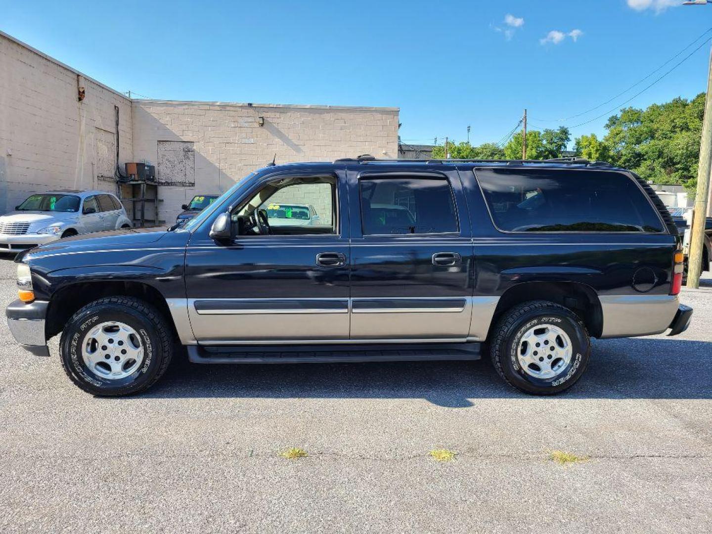 2005 BLUE CHEVROLET SUBURBAN 1500 (3GNFK16Z25G) with an 5.3L engine, Automatic transmission, located at 117 North Cameron Street, Harrisburg, PA, 17101, (717) 963-8962, 40.267021, -76.875351 - WE FINANCE!!! Good Credit/ Bad Credit/ No Credit - ALL Trade-Ins Welcomed!!! ***Guaranteed Credit Approval*** APPLY ONLINE or CALL us TODAY ;) Internet Prices and Marketplace Prices are SPECIAL discounted ***CASH DEALS*** Retail Prices are higher. Please call us to discuss your cash and finan - Photo#2