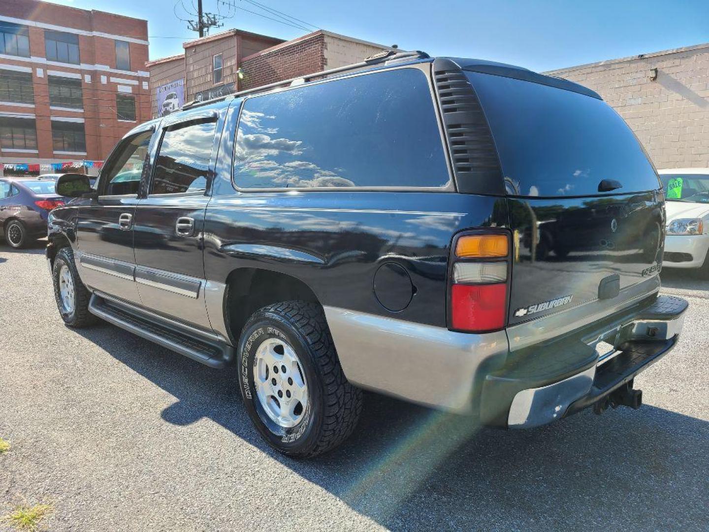 2005 BLUE CHEVROLET SUBURBAN 1500 (3GNFK16Z25G) with an 5.3L engine, Automatic transmission, located at 117 North Cameron Street, Harrisburg, PA, 17101, (717) 963-8962, 40.267021, -76.875351 - WE FINANCE!!! Good Credit/ Bad Credit/ No Credit - ALL Trade-Ins Welcomed!!! ***Guaranteed Credit Approval*** APPLY ONLINE or CALL us TODAY ;) Internet Prices and Marketplace Prices are SPECIAL discounted ***CASH DEALS*** Retail Prices are higher. Please call us to discuss your cash and finan - Photo#3