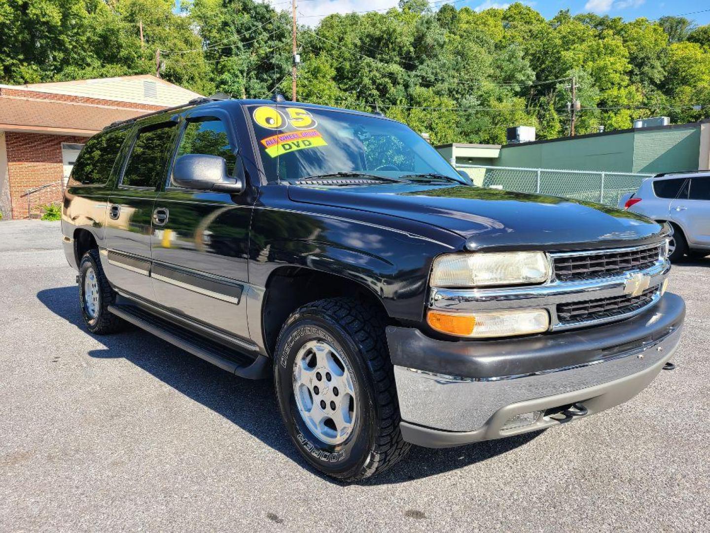 2005 BLUE CHEVROLET SUBURBAN 1500 (3GNFK16Z25G) with an 5.3L engine, Automatic transmission, located at 117 North Cameron Street, Harrisburg, PA, 17101, (717) 963-8962, 40.267021, -76.875351 - WE FINANCE!!! Good Credit/ Bad Credit/ No Credit - ALL Trade-Ins Welcomed!!! ***Guaranteed Credit Approval*** APPLY ONLINE or CALL us TODAY ;) Internet Prices and Marketplace Prices are SPECIAL discounted ***CASH DEALS*** Retail Prices are higher. Please call us to discuss your cash and finan - Photo#8