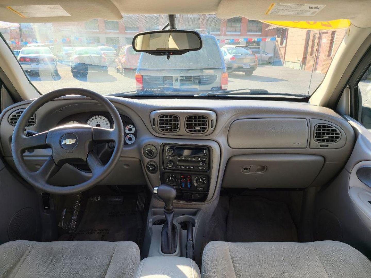 2005 SILVER CHEVROLET TRAILBLAZER LS (1GNDT13S052) with an 4.2L engine, Automatic transmission, located at 117 North Cameron Street, Harrisburg, PA, 17101, (717) 963-8962, 40.267021, -76.875351 - WE FINANCE!!! Good Credit/ Bad Credit/ No Credit - ALL Trade-Ins Welcomed!!! ***Guaranteed Credit Approval*** APPLY ONLINE or CALL us TODAY ;) Internet Prices and Marketplace Prices are SPECIAL discounted ***CASH DEALS*** Retail Prices are higher. Please call us to discuss your cash and finan - Photo#9