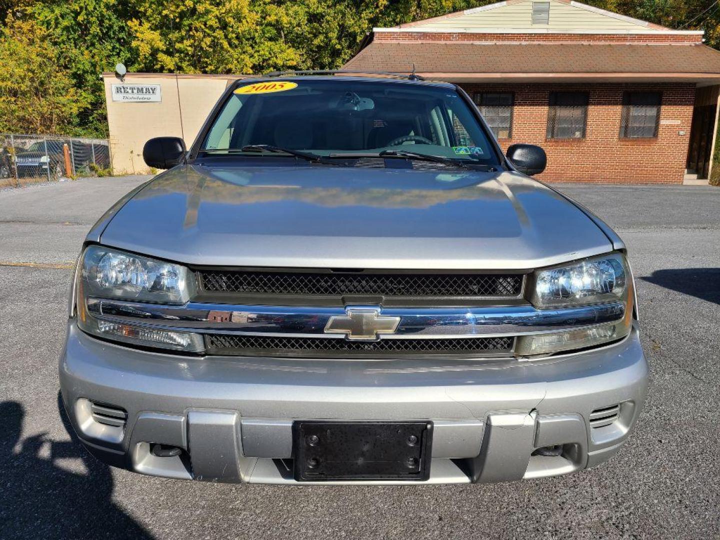 2005 SILVER CHEVROLET TRAILBLAZER LS (1GNDT13S052) with an 4.2L engine, Automatic transmission, located at 117 North Cameron Street, Harrisburg, PA, 17101, (717) 963-8962, 40.267021, -76.875351 - WE FINANCE!!! Good Credit/ Bad Credit/ No Credit - ALL Trade-Ins Welcomed!!! ***Guaranteed Credit Approval*** APPLY ONLINE or CALL us TODAY ;) Internet Prices and Marketplace Prices are SPECIAL discounted ***CASH DEALS*** Retail Prices are higher. Please call us to discuss your cash and finan - Photo#7